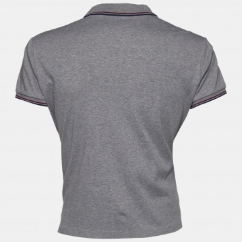 Polo Ralph Lauren - Maglietta in cotone grigio con logo ricamato M. T. I. In condizioni buone in vendita a Dubai, Al Qouz 2