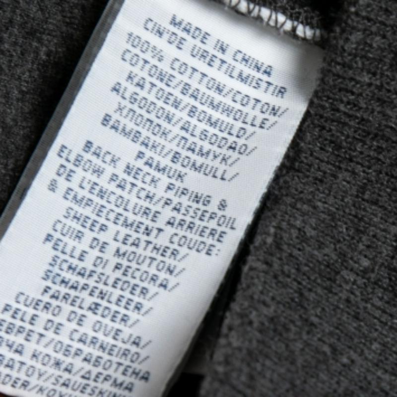 An ideal pick for the cold weather, this Polo Ralph Lauren sweater is an elevated and timeless choice. It has been crafted using cotton in a grey shade and is finished off with a shawl neck and long sleeves.