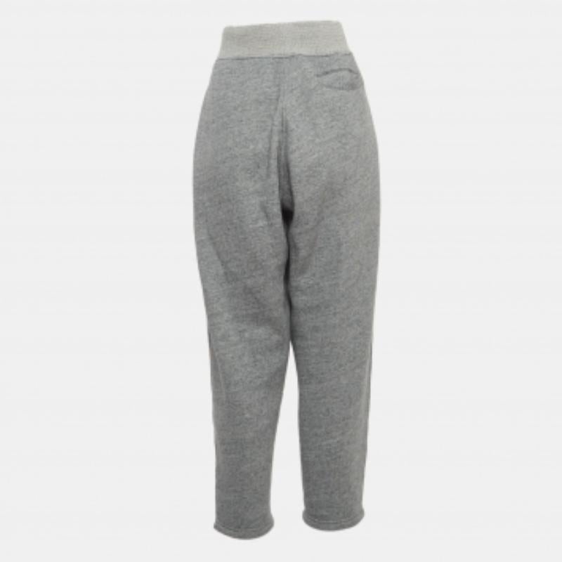 Unos pantalones impecablemente confeccionados son un básico en un armario bien guardado. Estos pantalones de diseño están finamente cosidos para proporcionarte el aspecto deseado y comodidad durante todo el día.