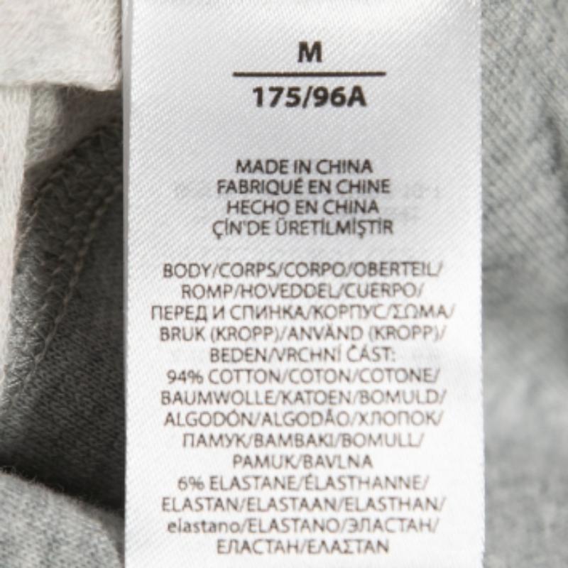 Polo Ralph Lauren Maglietta girocollo in cotone grigio chiaro a manica lunga M. T. I. In condizioni ottime in vendita a Dubai, Al Qouz 2