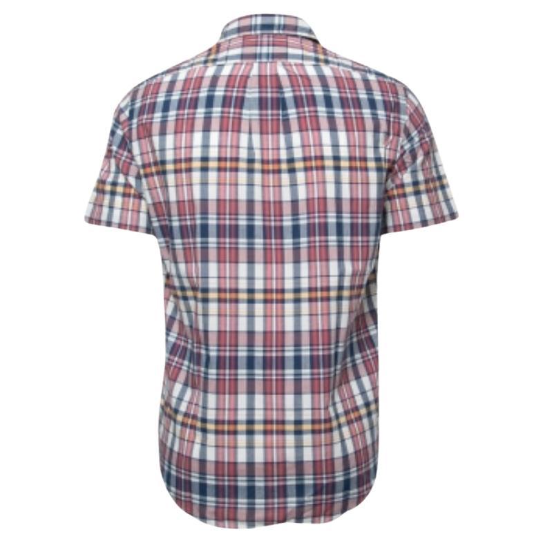 ¡Qué fabulosa queda esta camisa de diseño! Está confeccionado con materiales nobles y presenta una silueta entallada. Combínalo con pantalones y mocasines para conseguir un conjunto de lo más cool.