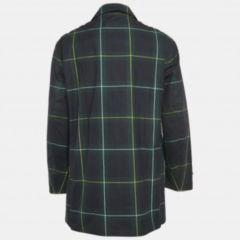 Enveloppez-vous d'un charme intemporel avec le manteau de marche Polo Ralph Lauren. Confectionné en coton de première qualité, son motif écossais classique bleu marine et vert est d'une grande sophistication. La silhouette Beaufort offre une coupe à