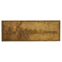 Marque de vitrine Polo Ralph Lauren NYC en laiton patiné