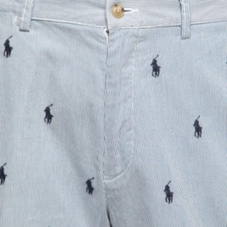 Les vacances à la plage nécessitent une paire de shorts élégants comme celui-ci. Cousu à l'aide d'un tissu de haute qualité, ce short est agrémenté de détails classiques et présente une superbe longueur. A porter avec des T-shirts.