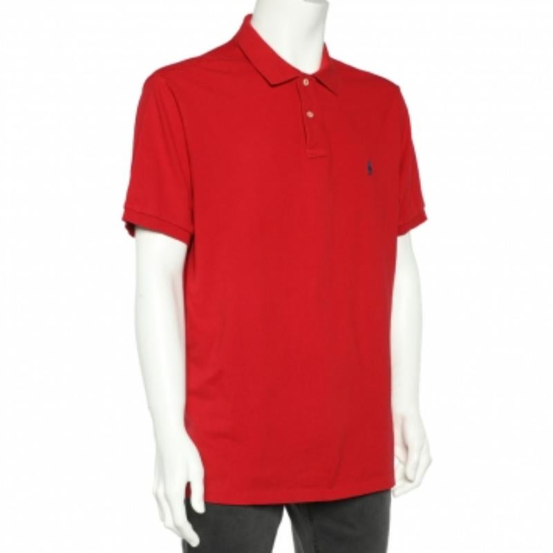 Polo Ralph Lauren's polo t-shirts have always been a classic pick for men. This iteration is tailored using cotton-piqué in a red hue and finished off with the iconic logo and a buttoned placket. Complete your casual look with a pair of shorts and