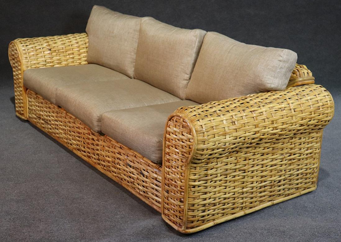 Polo Ralph Lauren Woven Rattan Sofa Couch In Organic Cotton In Good Condition In Swedesboro, NJ