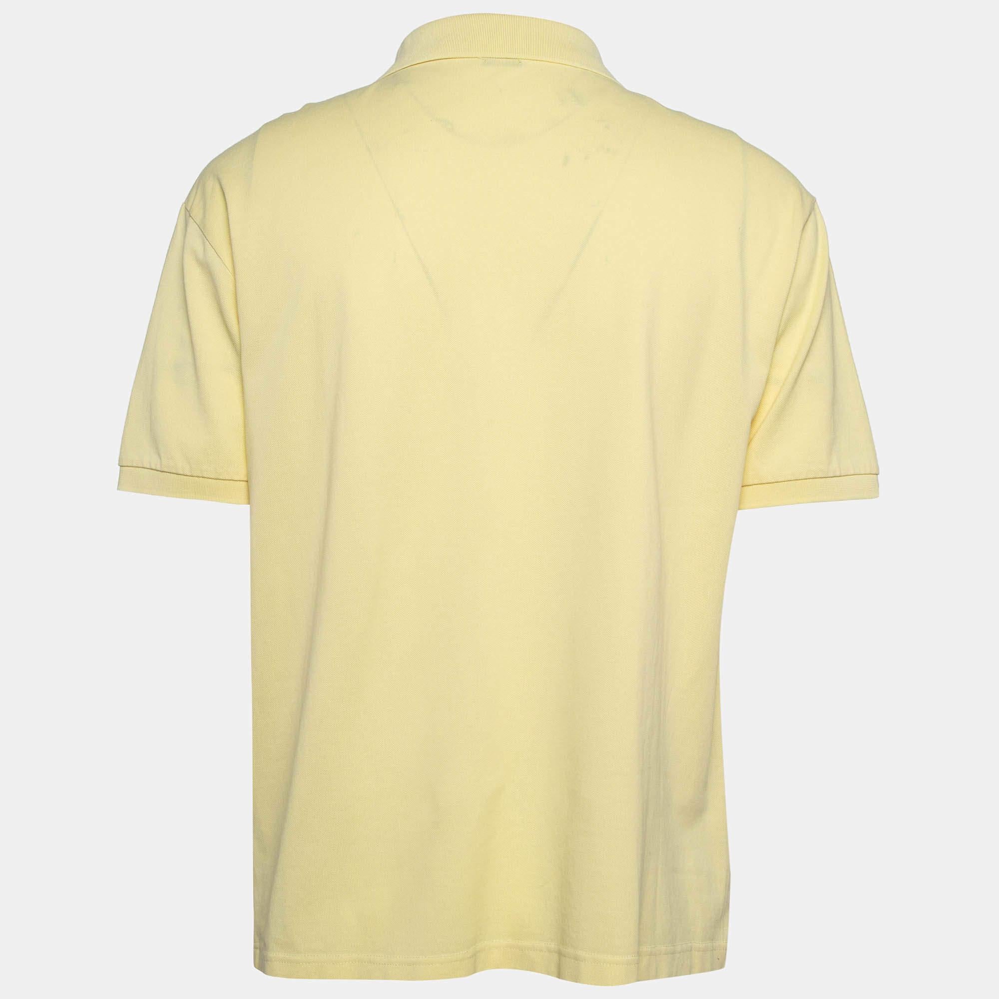 Polo t-shirts have always been a classic pick for anyone. This iteration is tailored using the best fabrics for a comfortable fit. Complete your casual look with a pair of shorts and sneakers. 