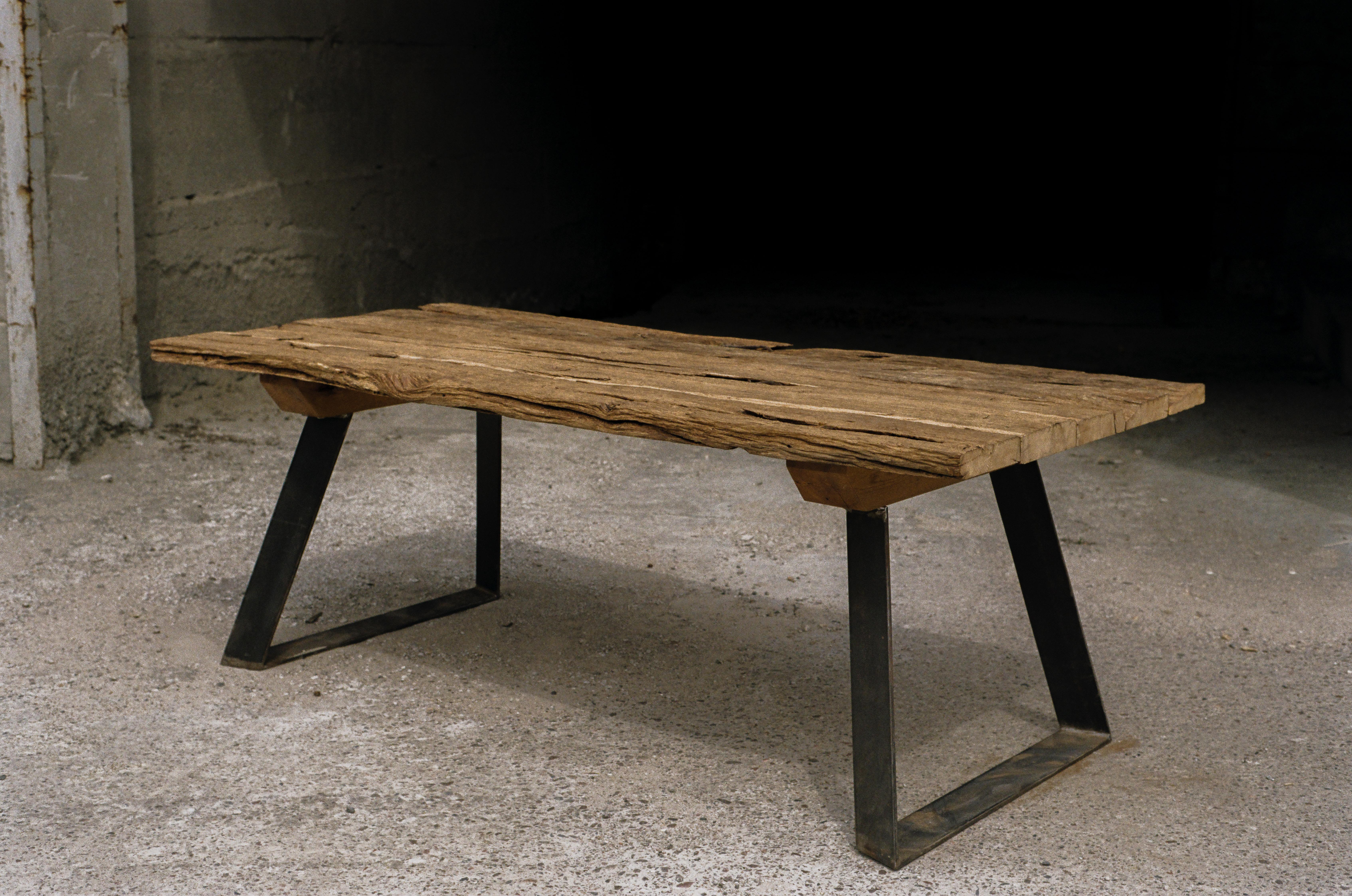 XXIe siècle et contemporain Table Poltava par Twenty Second Factory en vente