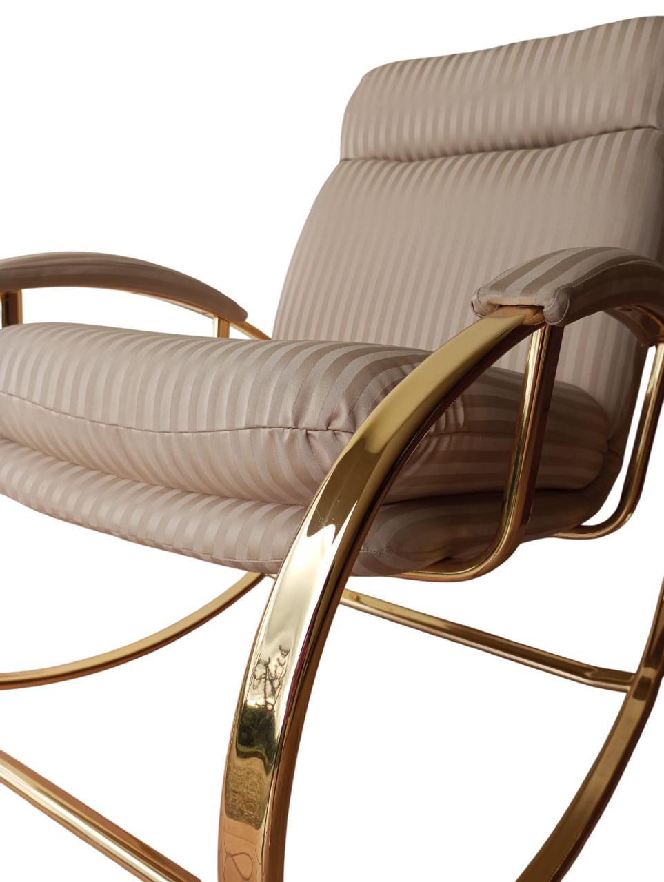 Poltrona a dondolo in ottone e tessuto, design di Guido Faleschini, anni '70 in vendita 5
