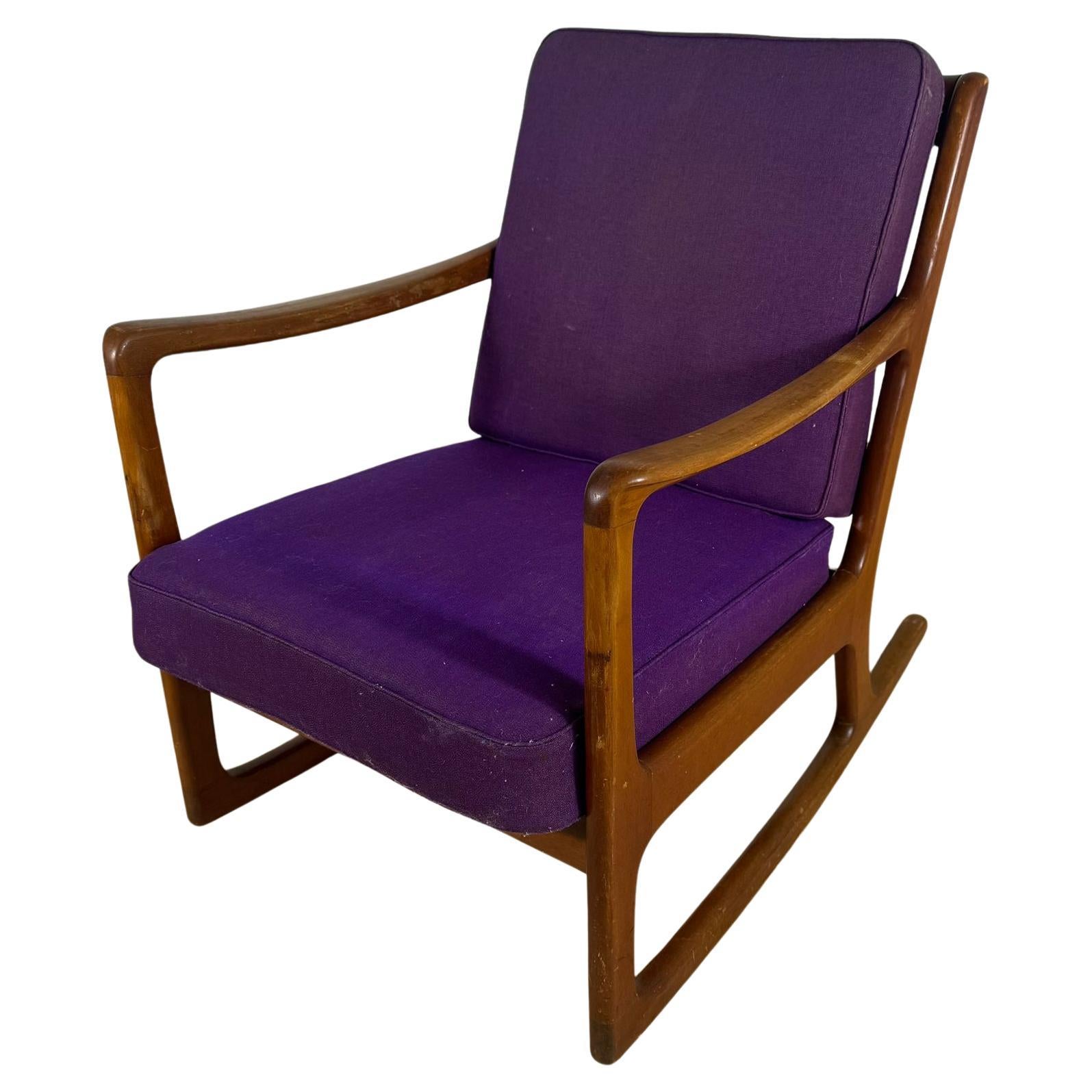 Poltrona a Dondolo in Teak – Ole Wanscher (Danimarca, Anni 
60) in vendita