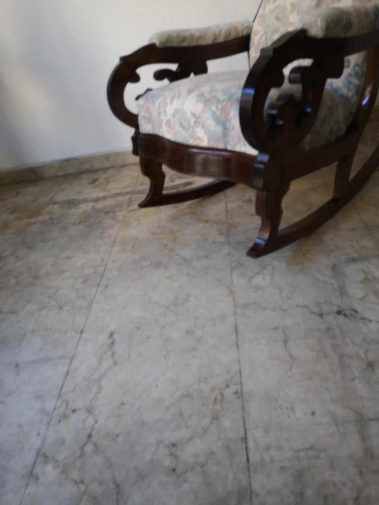 FAUTEUIL ANCIEN DE STYLE LUIGI FILIPPO en NOYER ITALIE Du milieu du