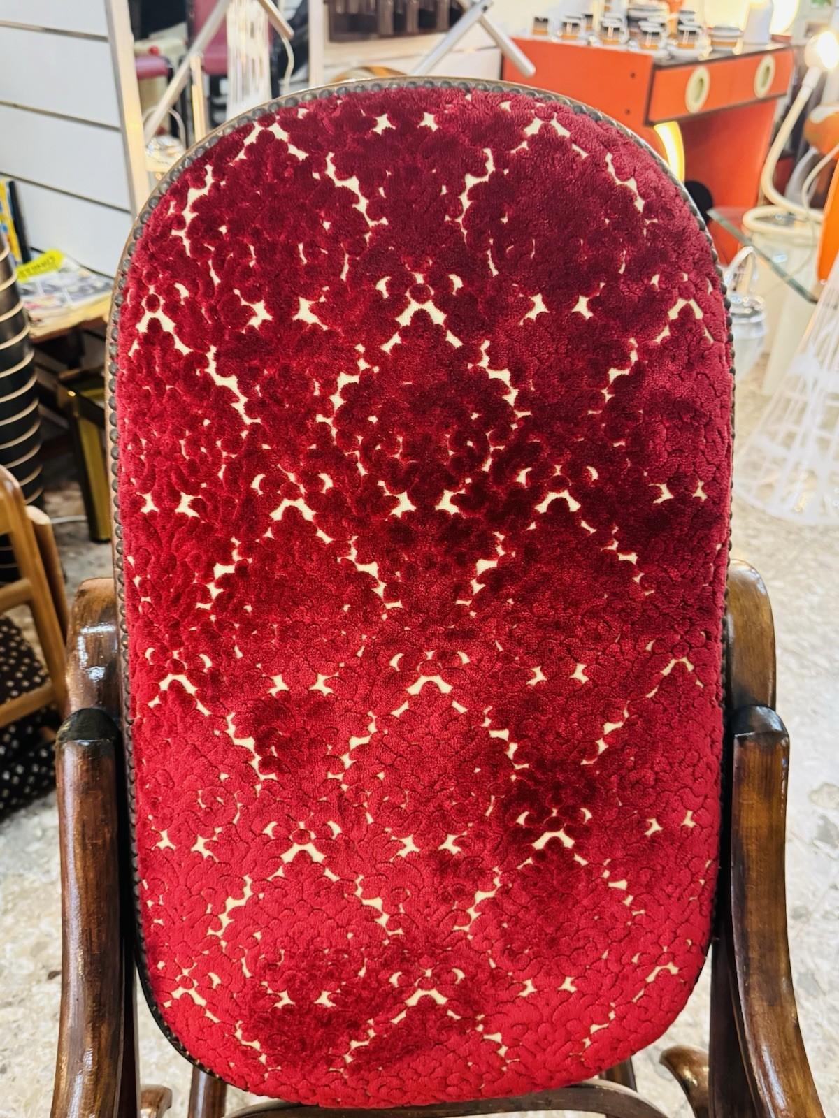 Poltrona A Dondolo Thonet Vintage Mid-Century Design in vendita 5