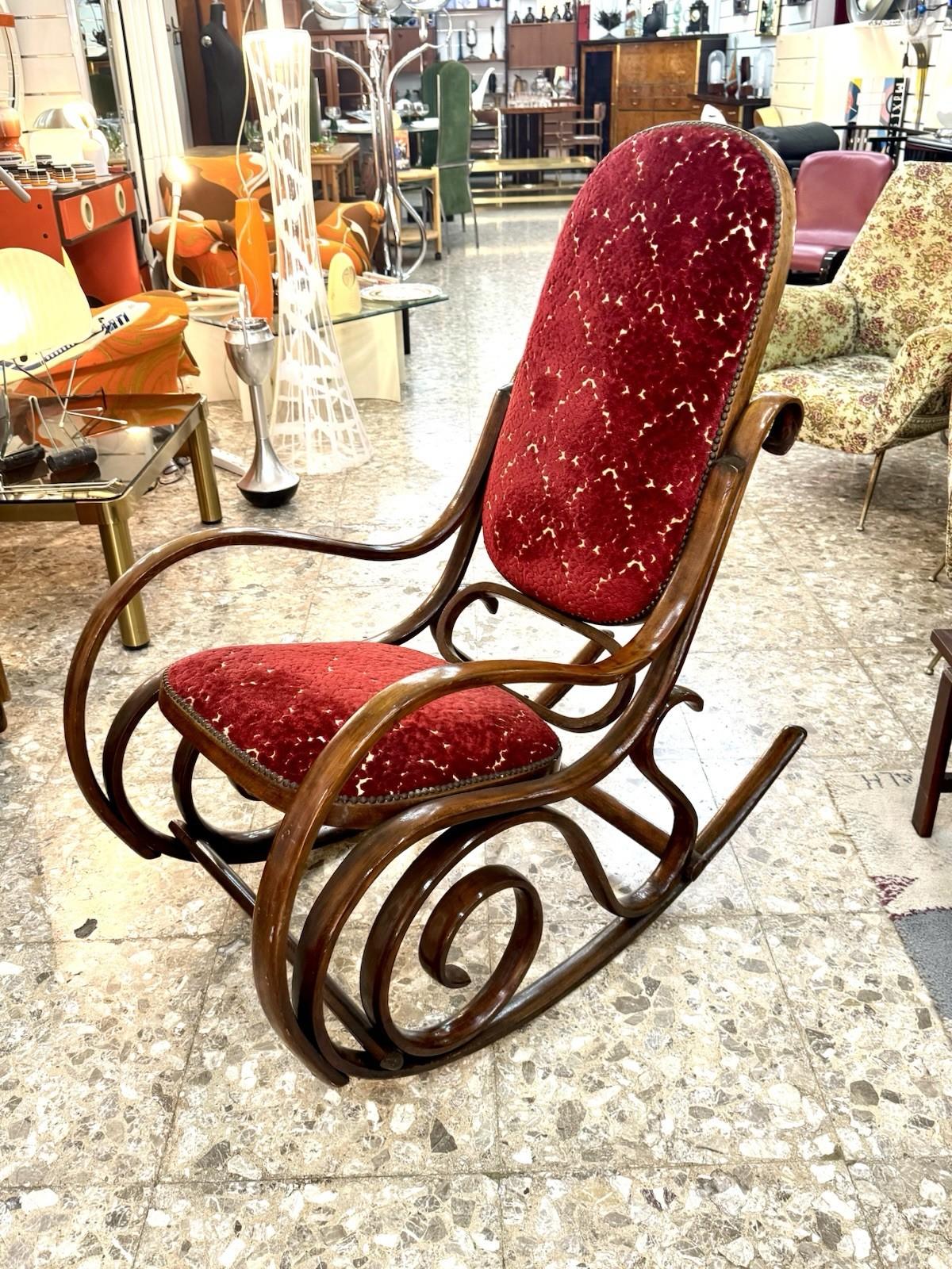 Italian Poltrona A Dondolo Thonet Vintage Mid-Century Design in vendita