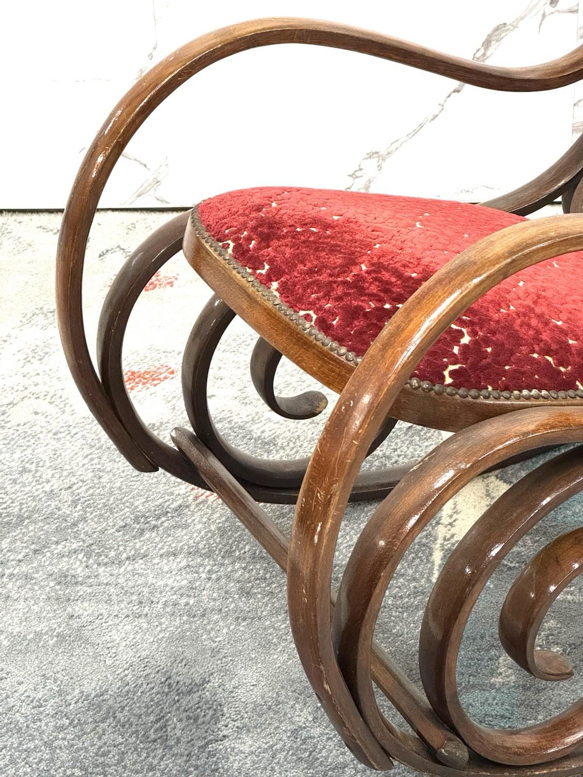 Poltrona A Dondolo Thonet Vintage Mid-Century Design (Mid-20th Century) im Angebot