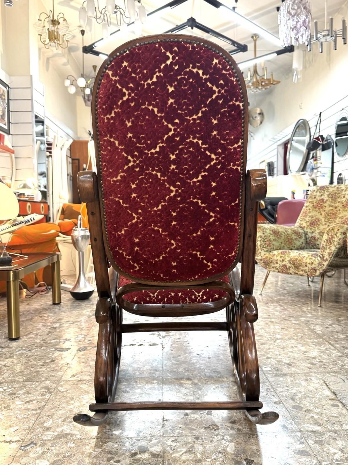 Poltrona A Dondolo Thonet Vintage Mid-Century Design in vendita 1