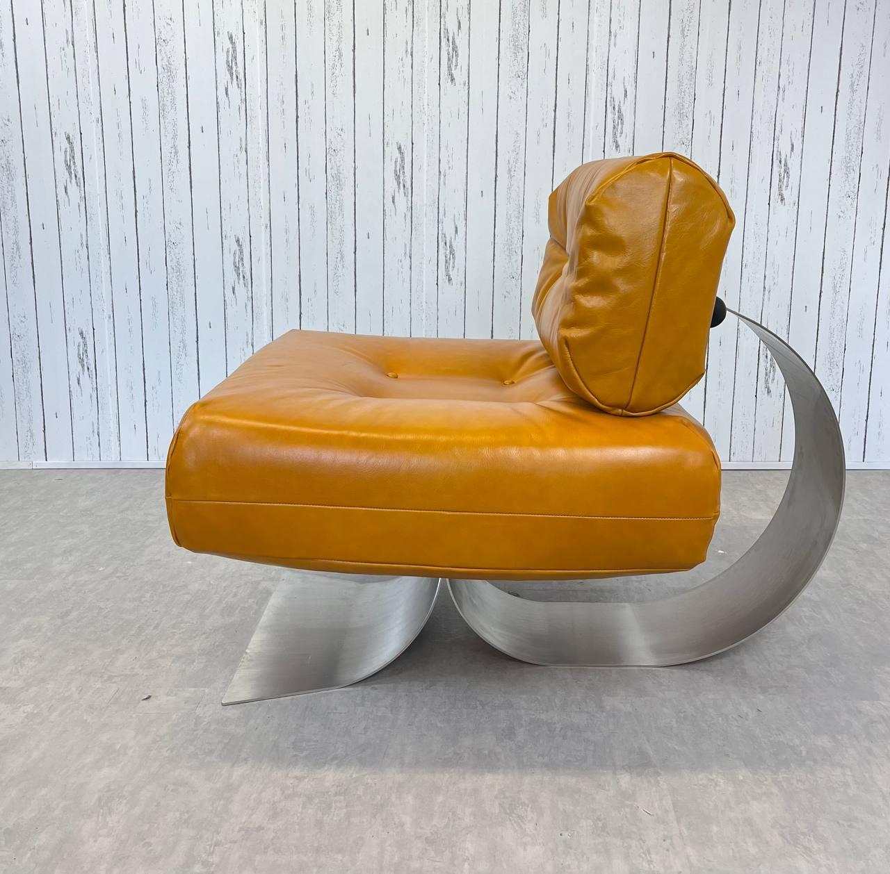 High Armchair Mobilier International Oscar Niemeyer For Sale 1