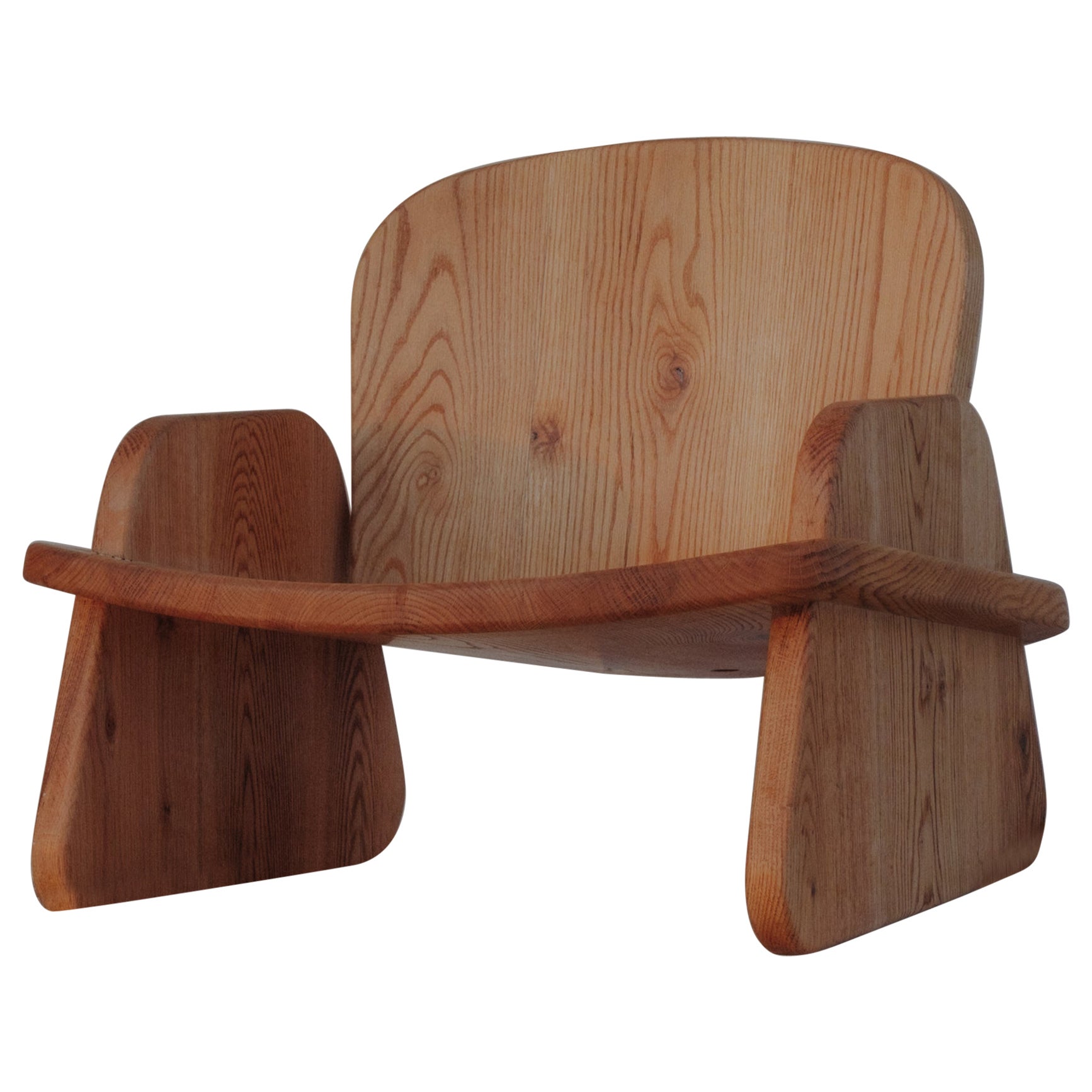 Poltrona American Oak Lobby Armchair by Marco Calhau