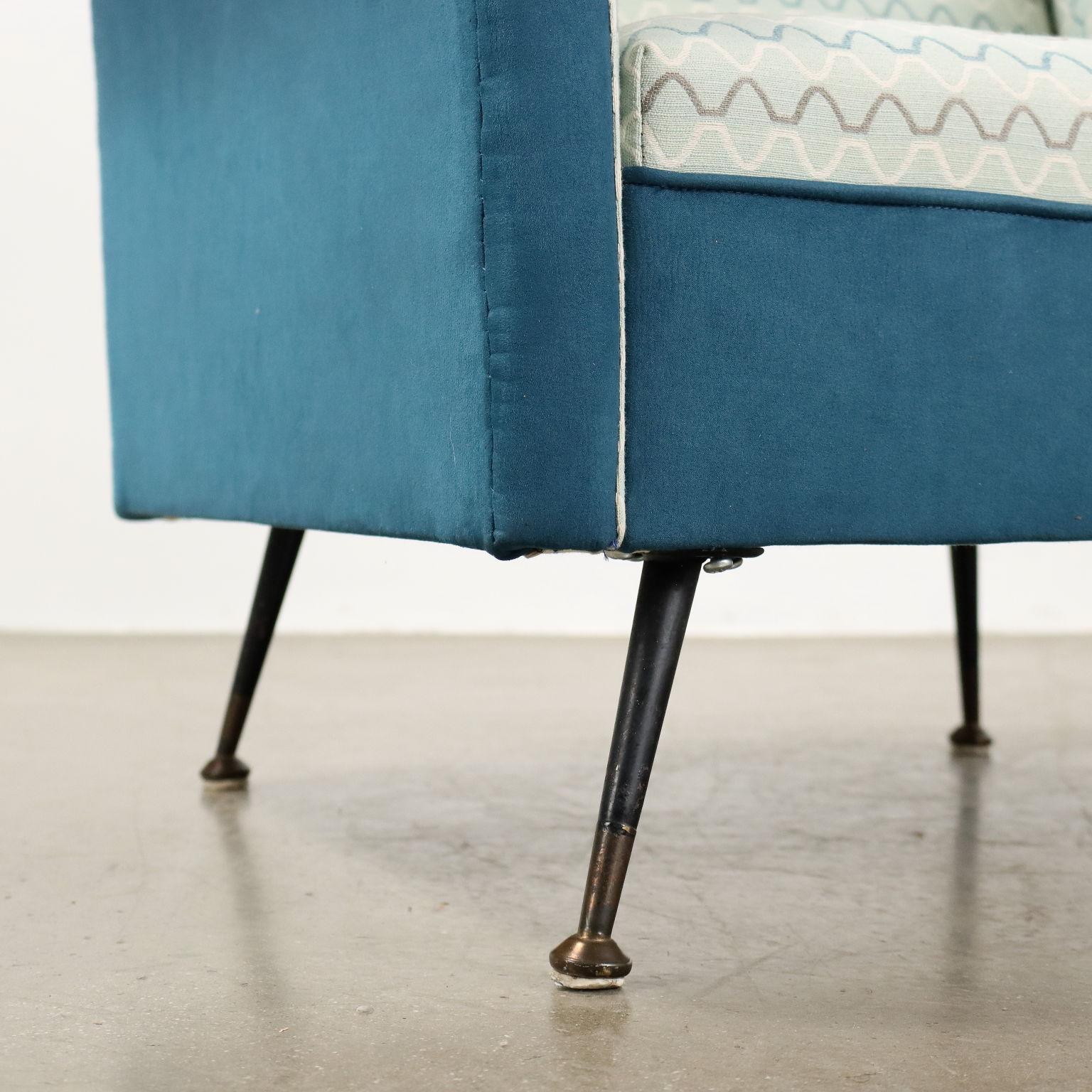 Fauteuil des années 50-60 en tissu blanc et bleu clair en vente 2