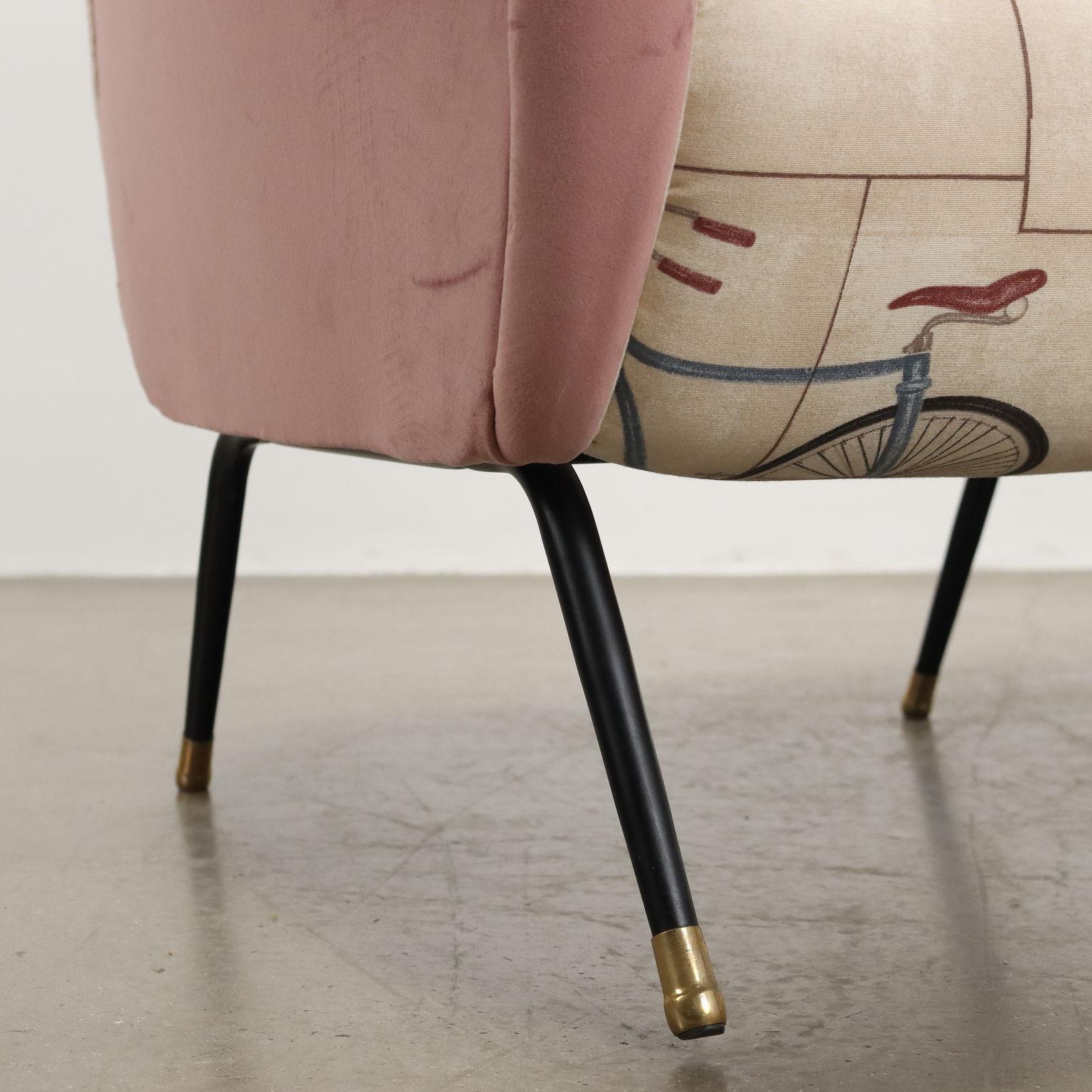 Sessel aus den 50er und 60er Jahren in antikem rosa und beigem Stoff und Samt im Angebot 1