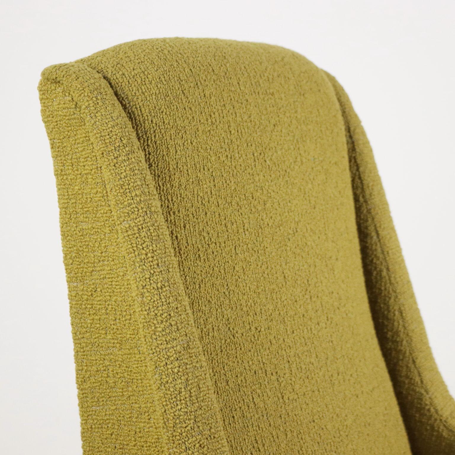 Émaillé Fauteuil des années 50-60 en tissu vert acide en vente