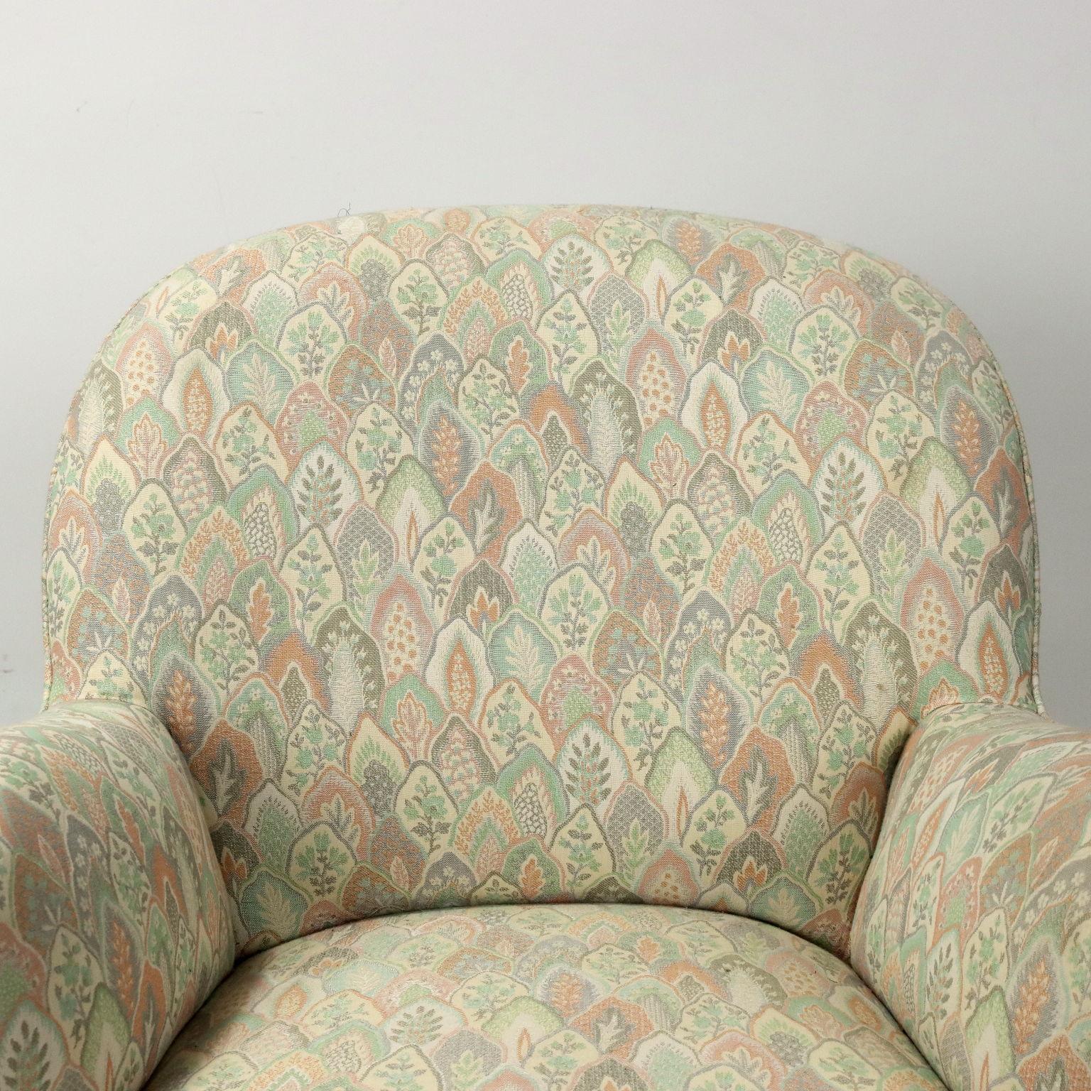 Italian 1950s armchair in pastel-colored fabric For Sale
