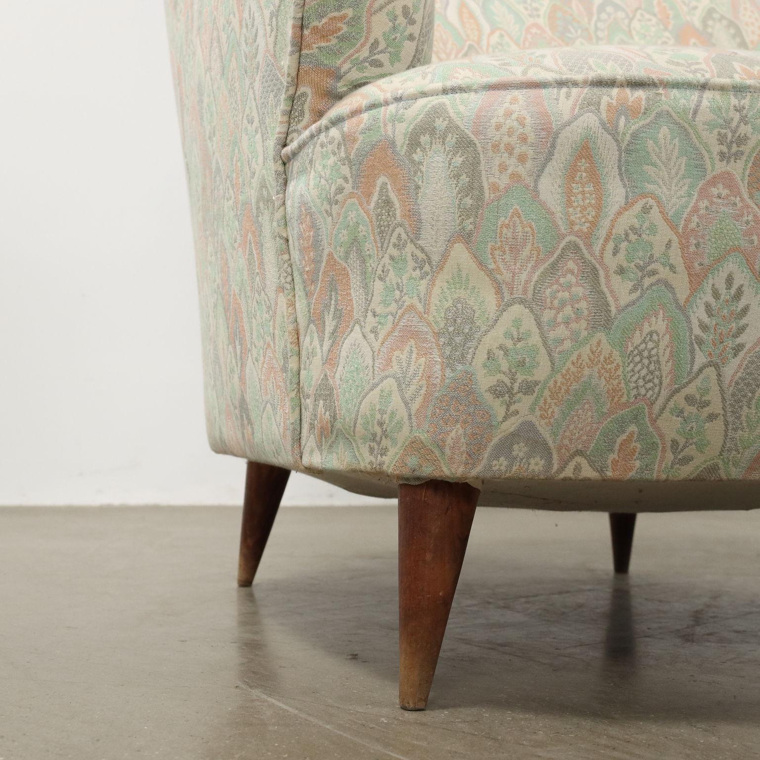 1950s armchair in pastel-colored fabric In Good Condition For Sale In Milano, IT
