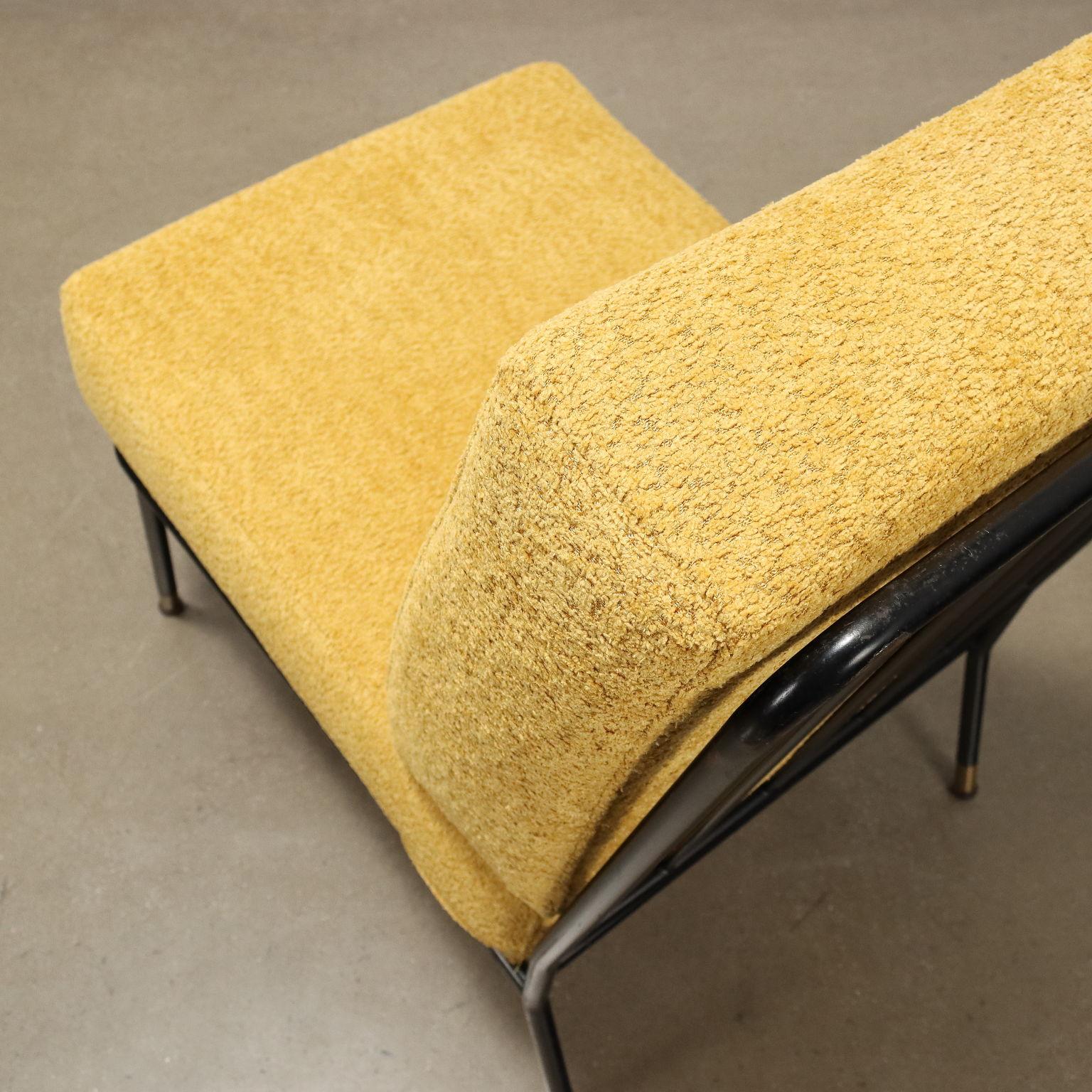 Italian 1960s armchair in ochre fabric For Sale