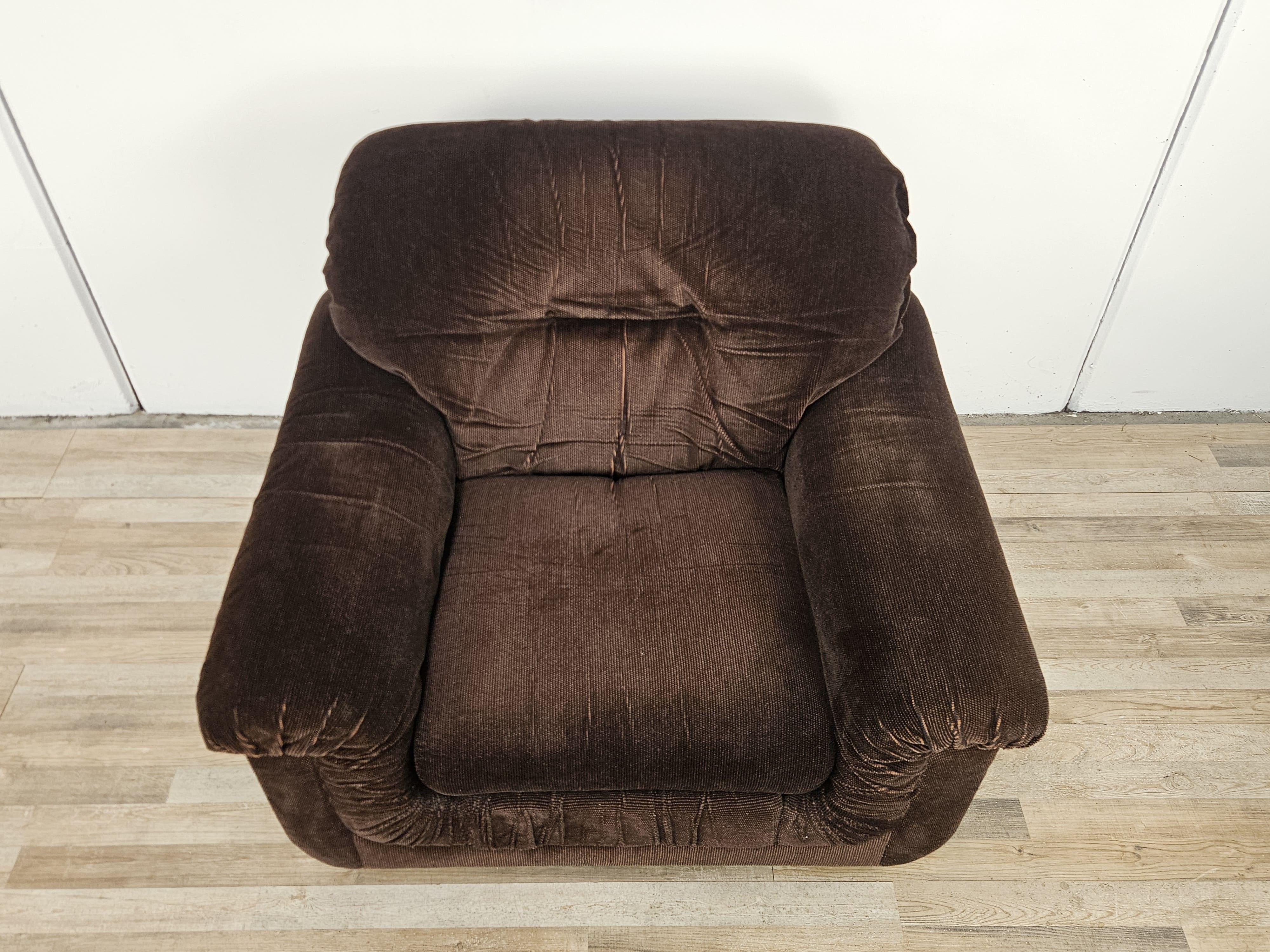 Late 20th Century Poltrona anni '70 di B&T Salotti in vendita