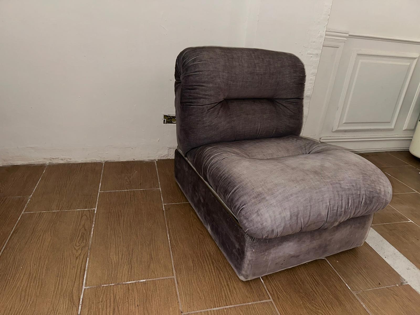 70's armchair
Height 72cm 
DEPTH 90 cm 
Width 65cm 
Seat height 37 cm