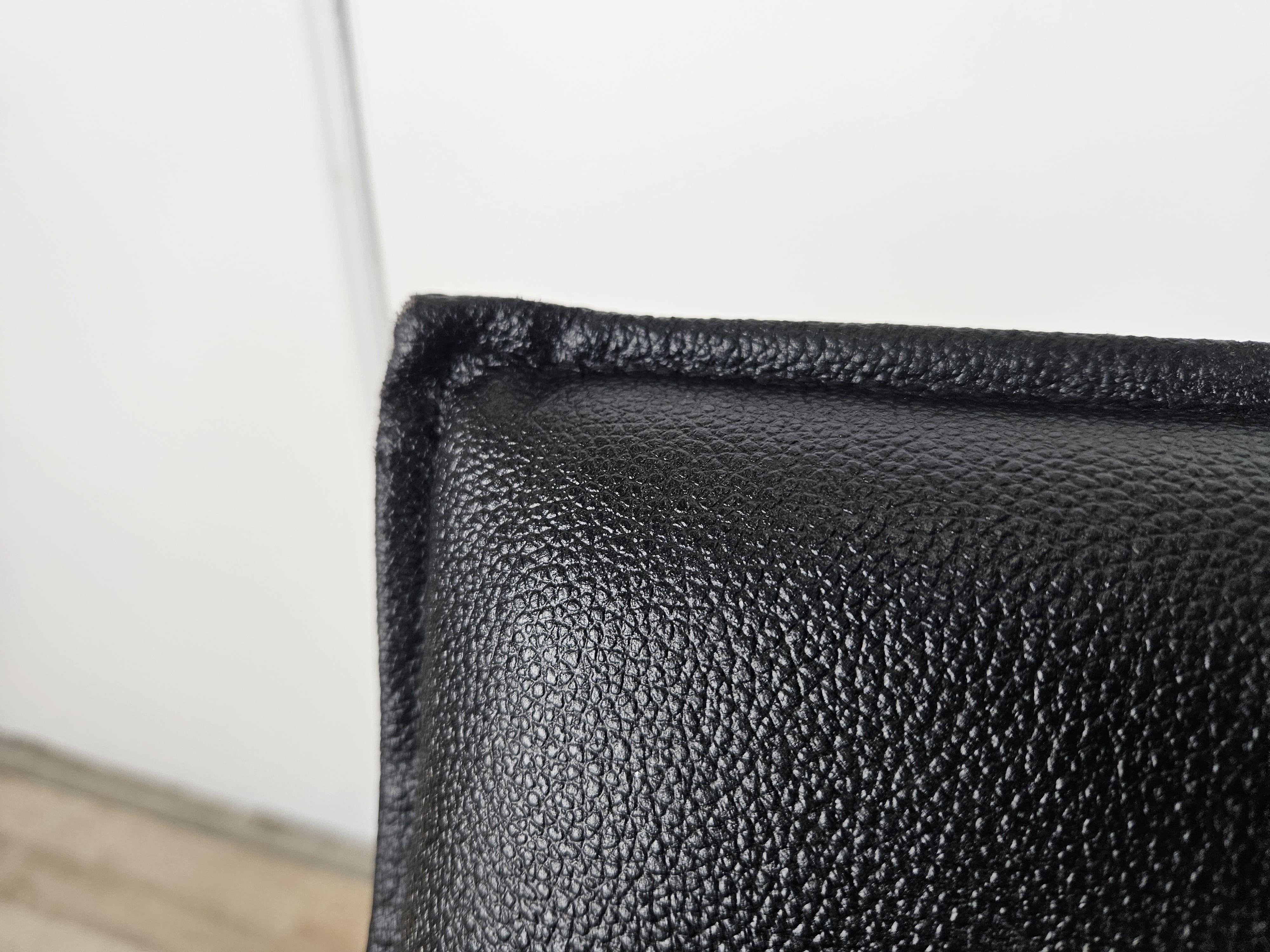 1970s armchair made of tubular steel and black faux leather For Sale 1