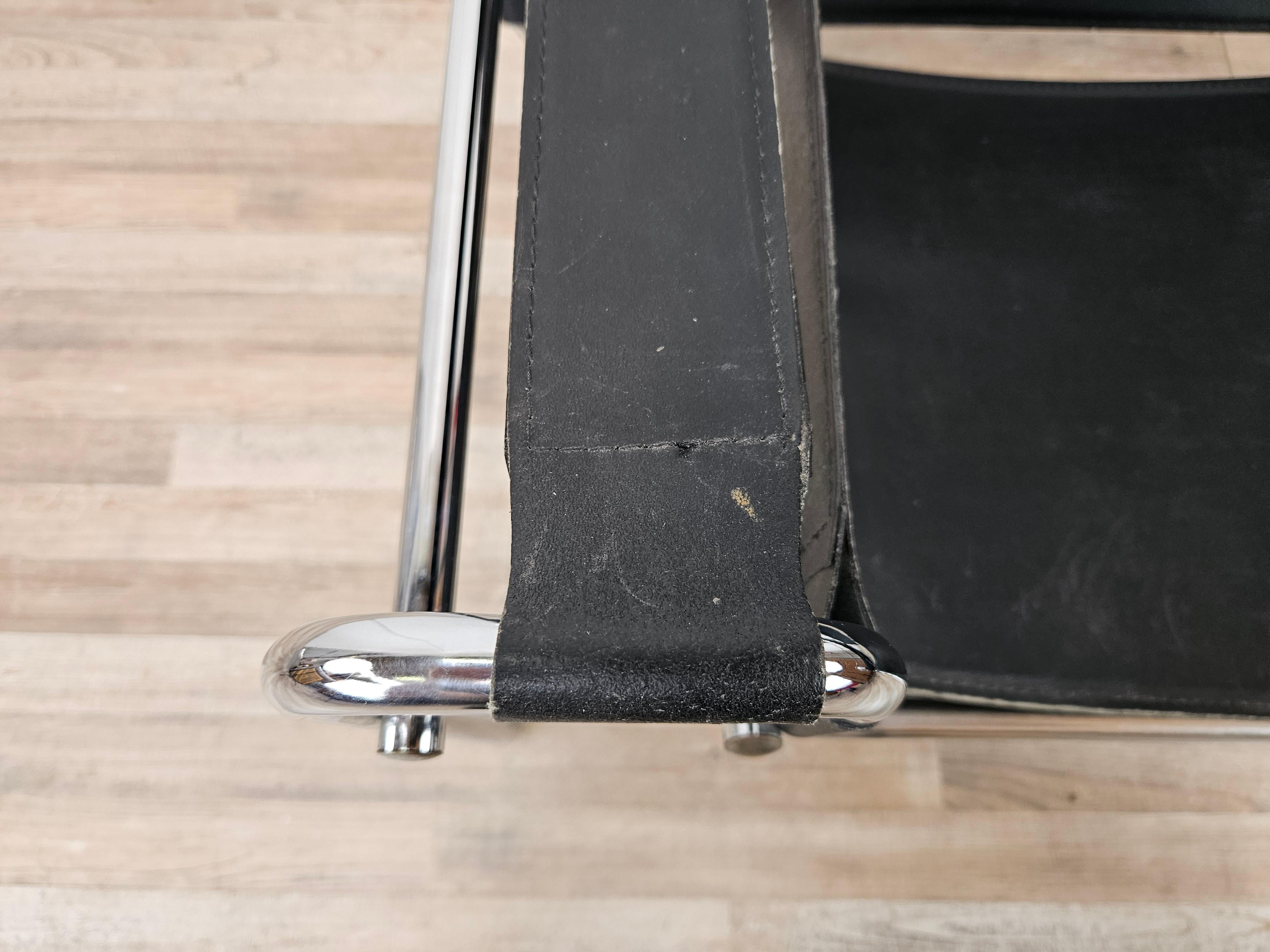 1970s armchair made of chrome tubing and black leather For Sale 3