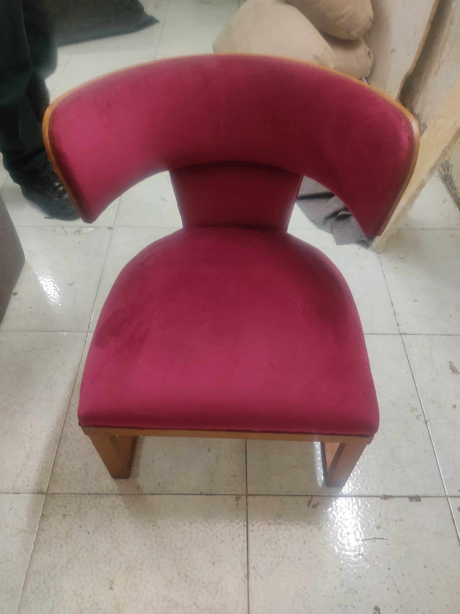 Mid-20th Century Art Deco armchair by Ernesto Lapadula 1930s made of Walnut wood and Fuchsia velvet For Sale