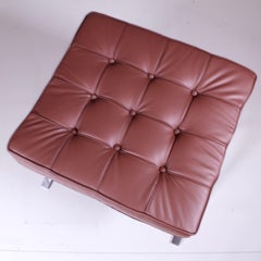 Poltrona Barcelona e pouf, Ludwig Mies Van der Rohe, Knoll