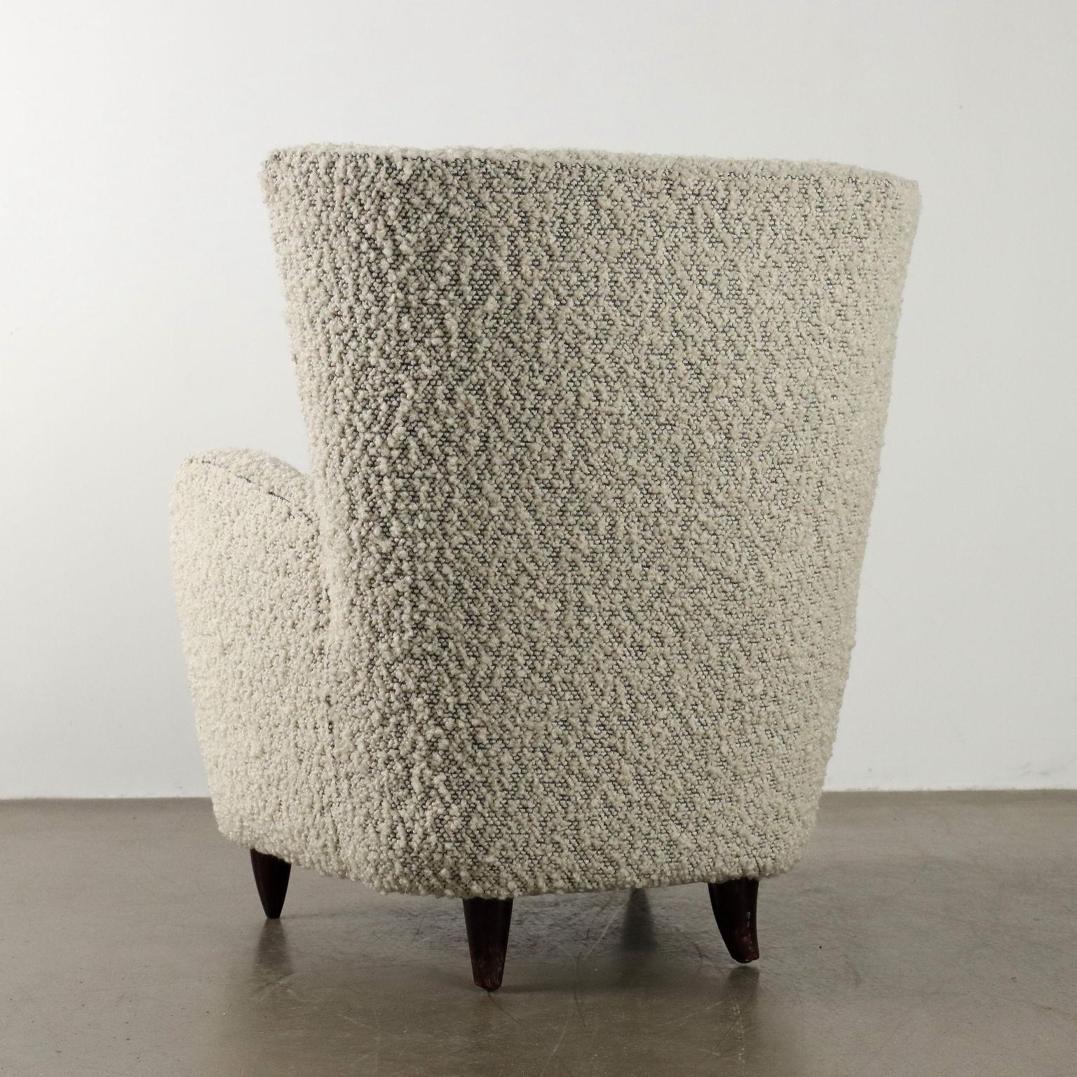 Fauteuil Bergère blanc glacé des années 1950 en vente 3