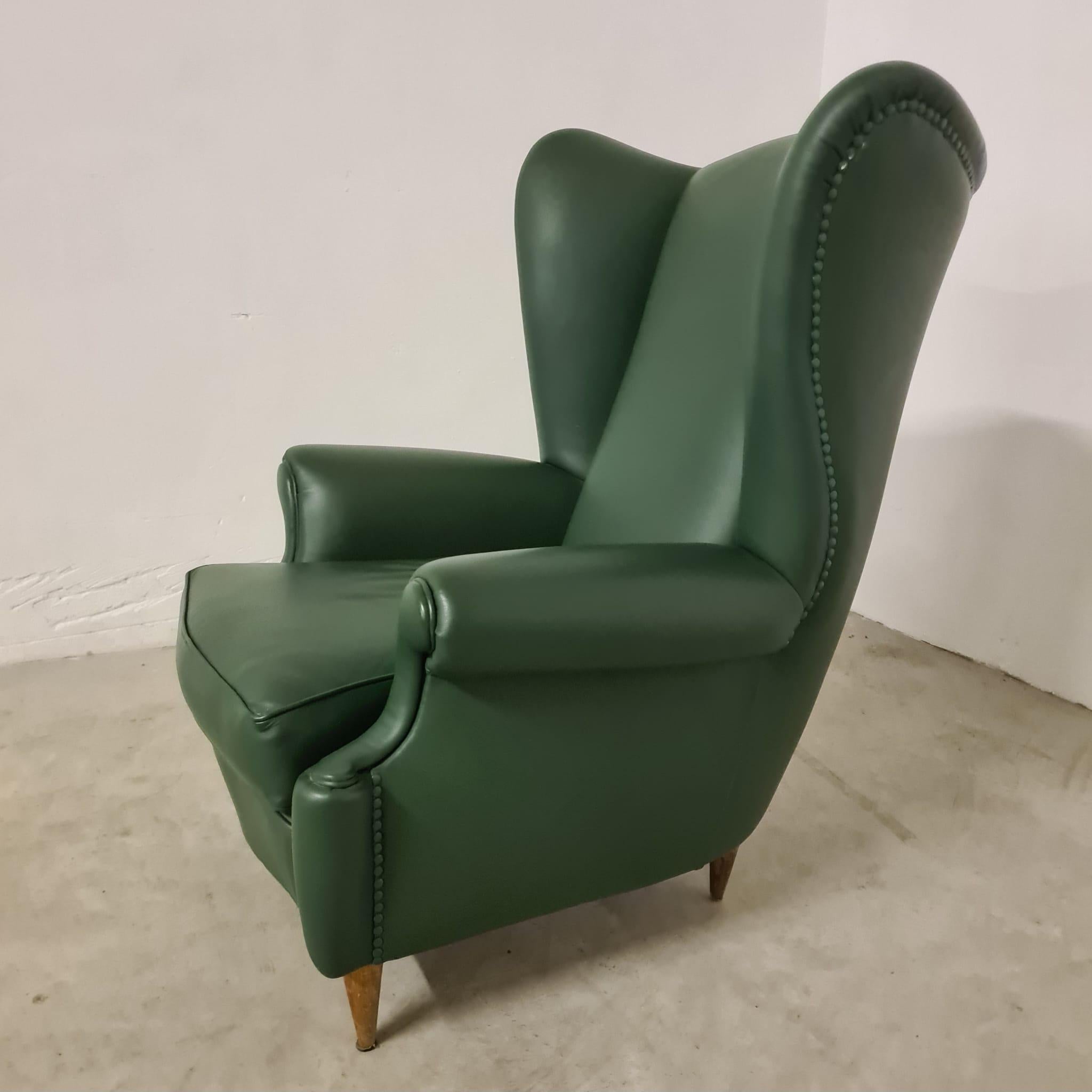 Fauteuil Bergère en cuir vert Excellent état - En vente à Torino, IT