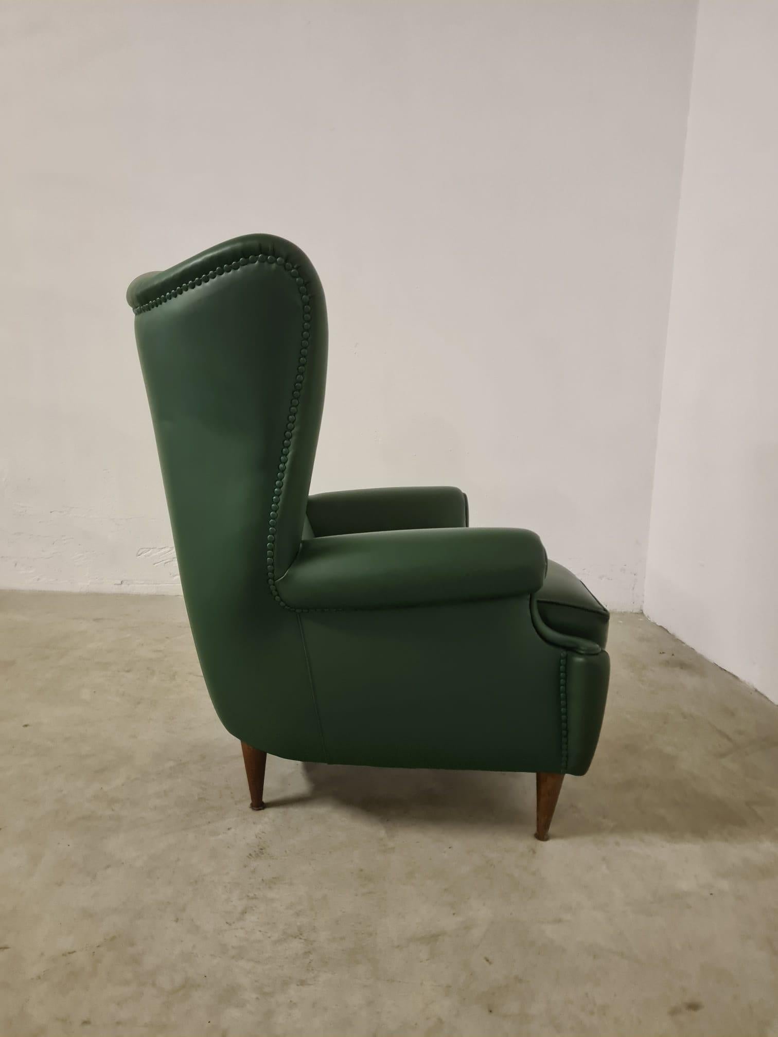 Fauteuil Bergère en cuir vert en vente 2