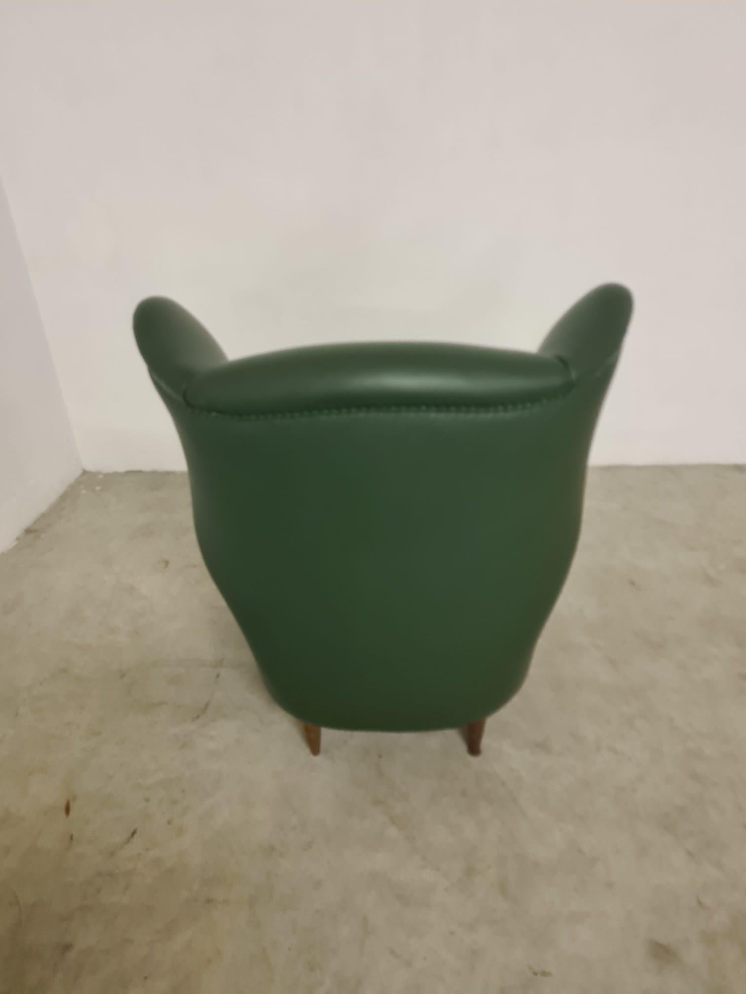Fauteuil Bergère en cuir vert en vente 3