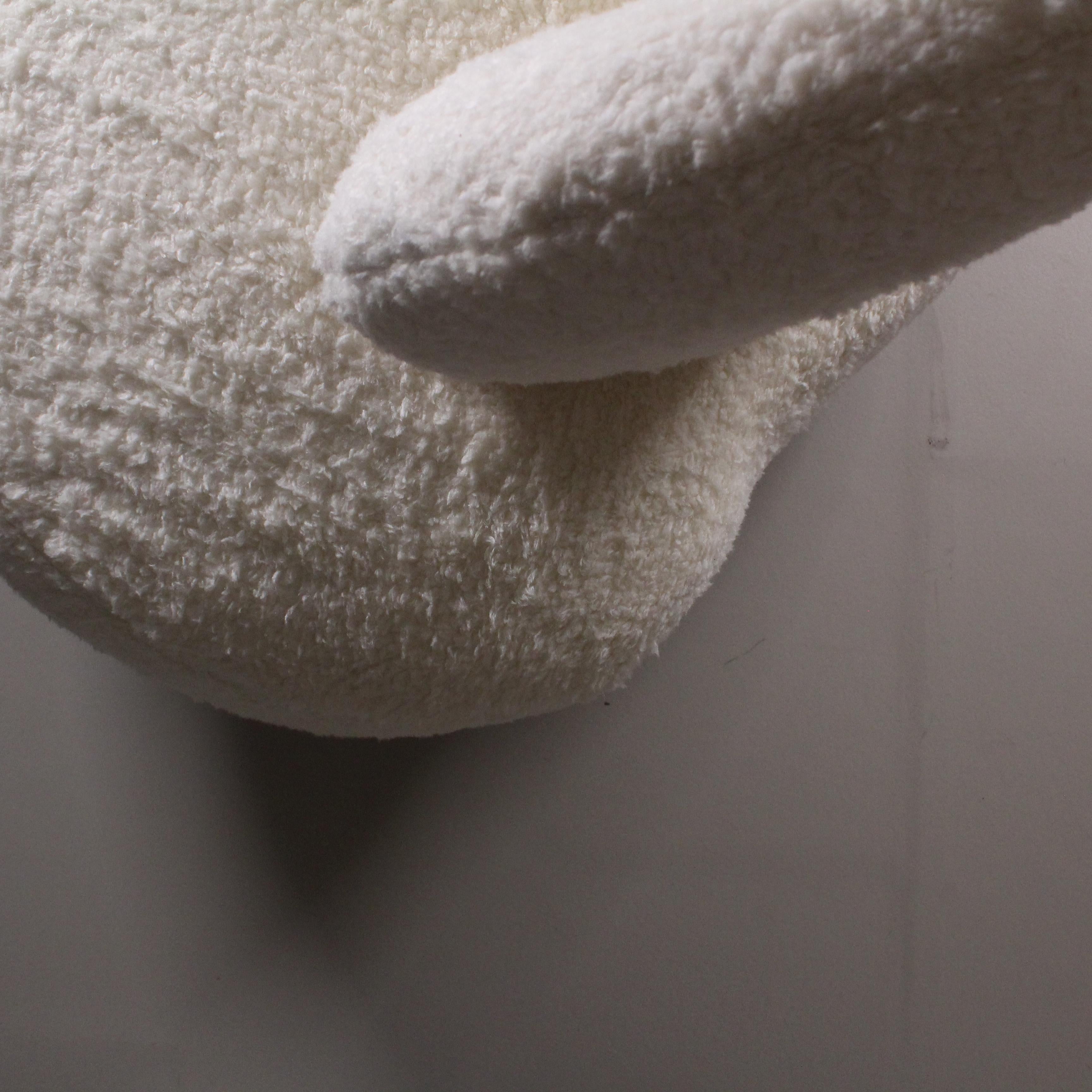 Sillón Bouclet blanco, Manifattura Italiana, 1990 Circa en venta 6