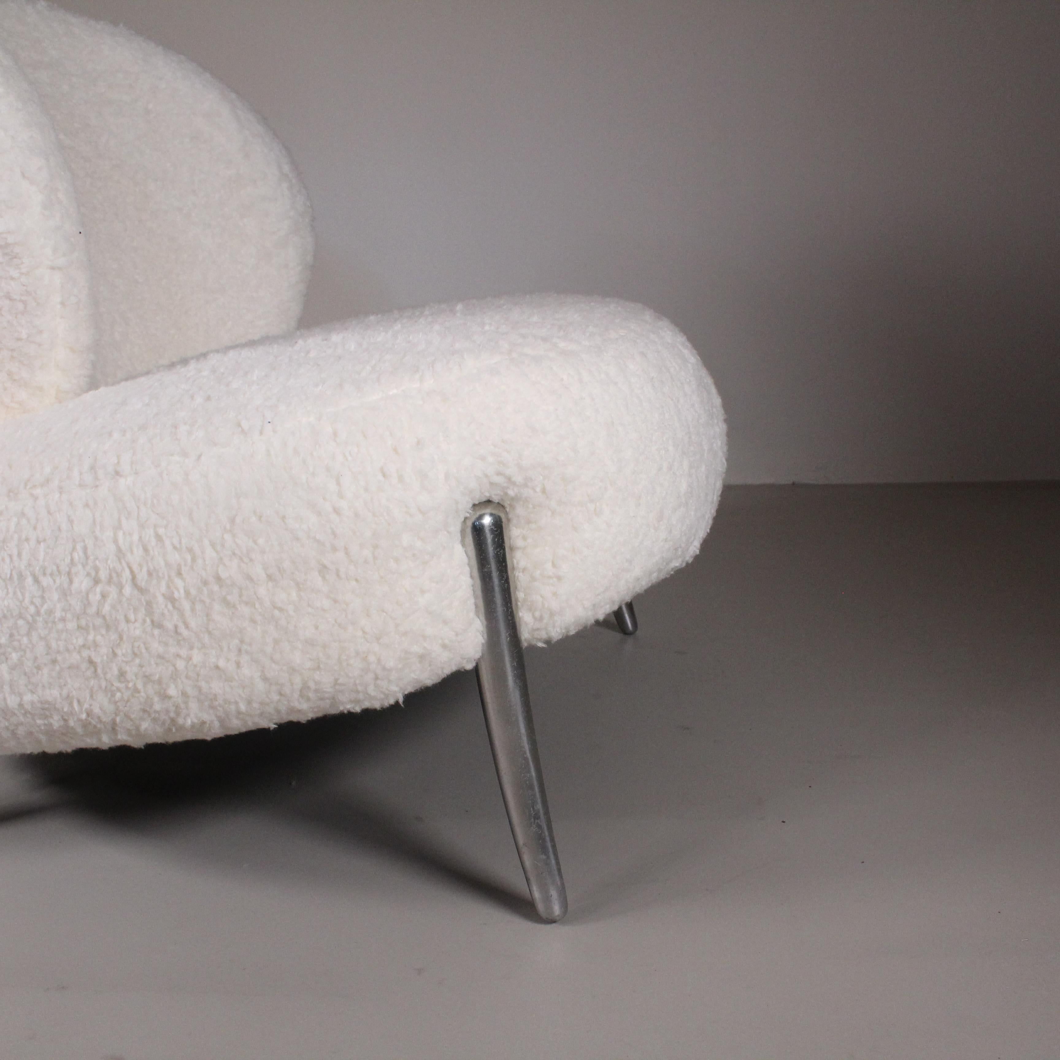 Steel White Bouclet armchair, Manifattura Italiana, 1990 Circa For Sale