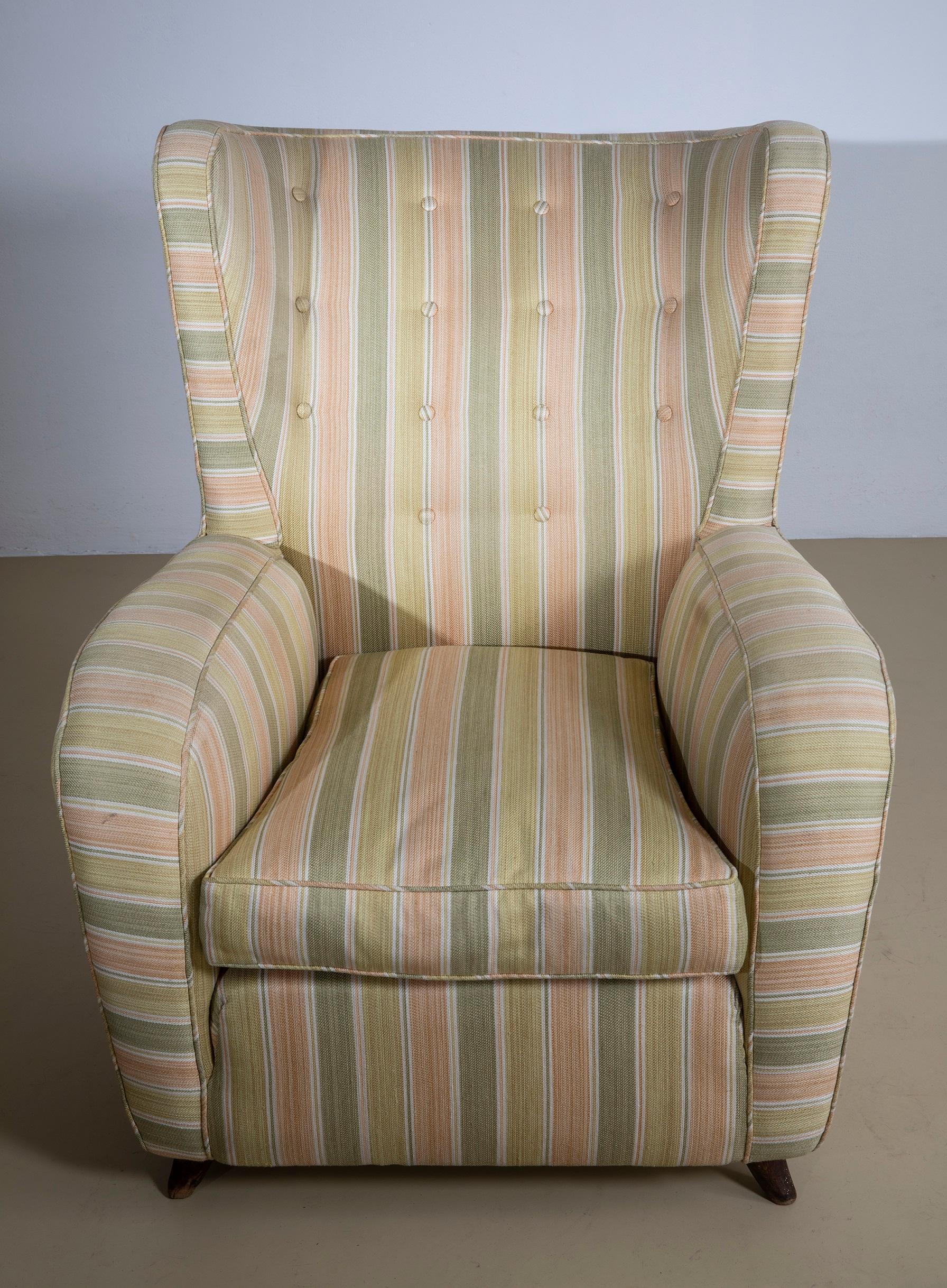 Fabric Reading armchair, Italian manufacture, 1950s For Sale