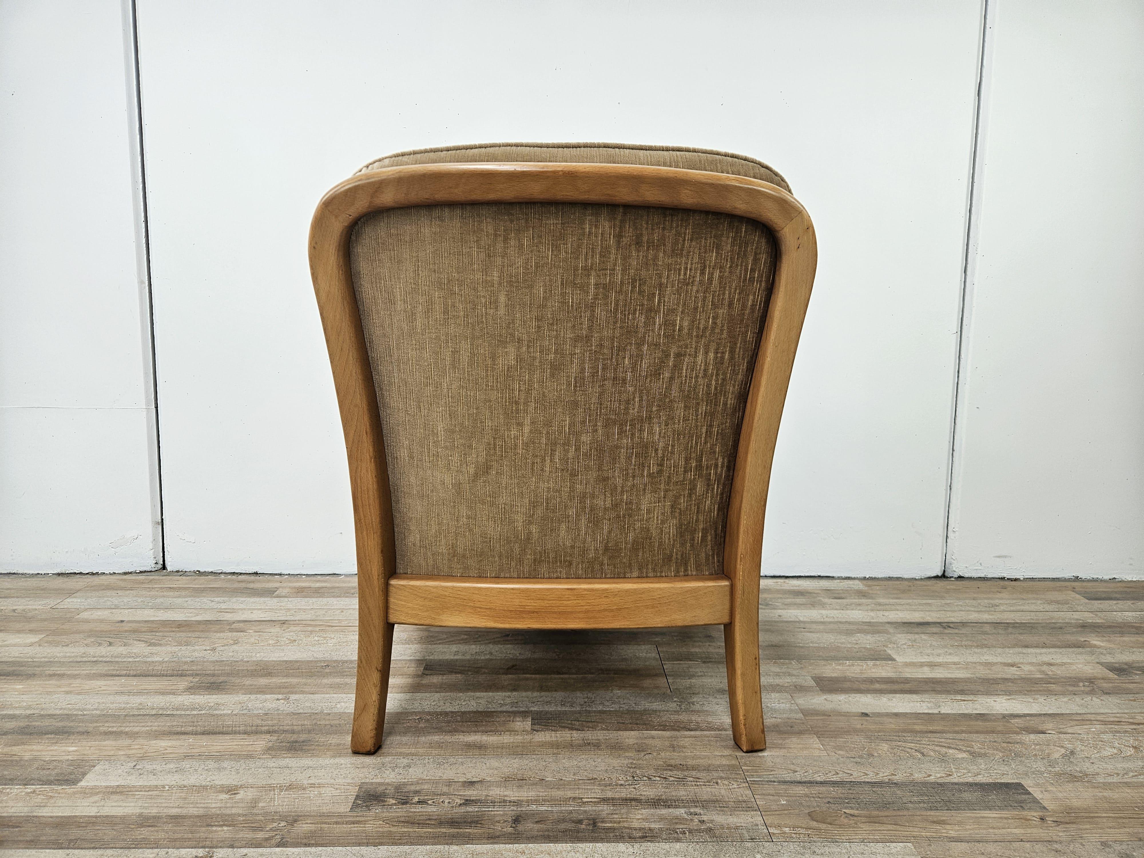 Mid-Century Modern Fauteuil de salon en hêtre des années 1970 en vente