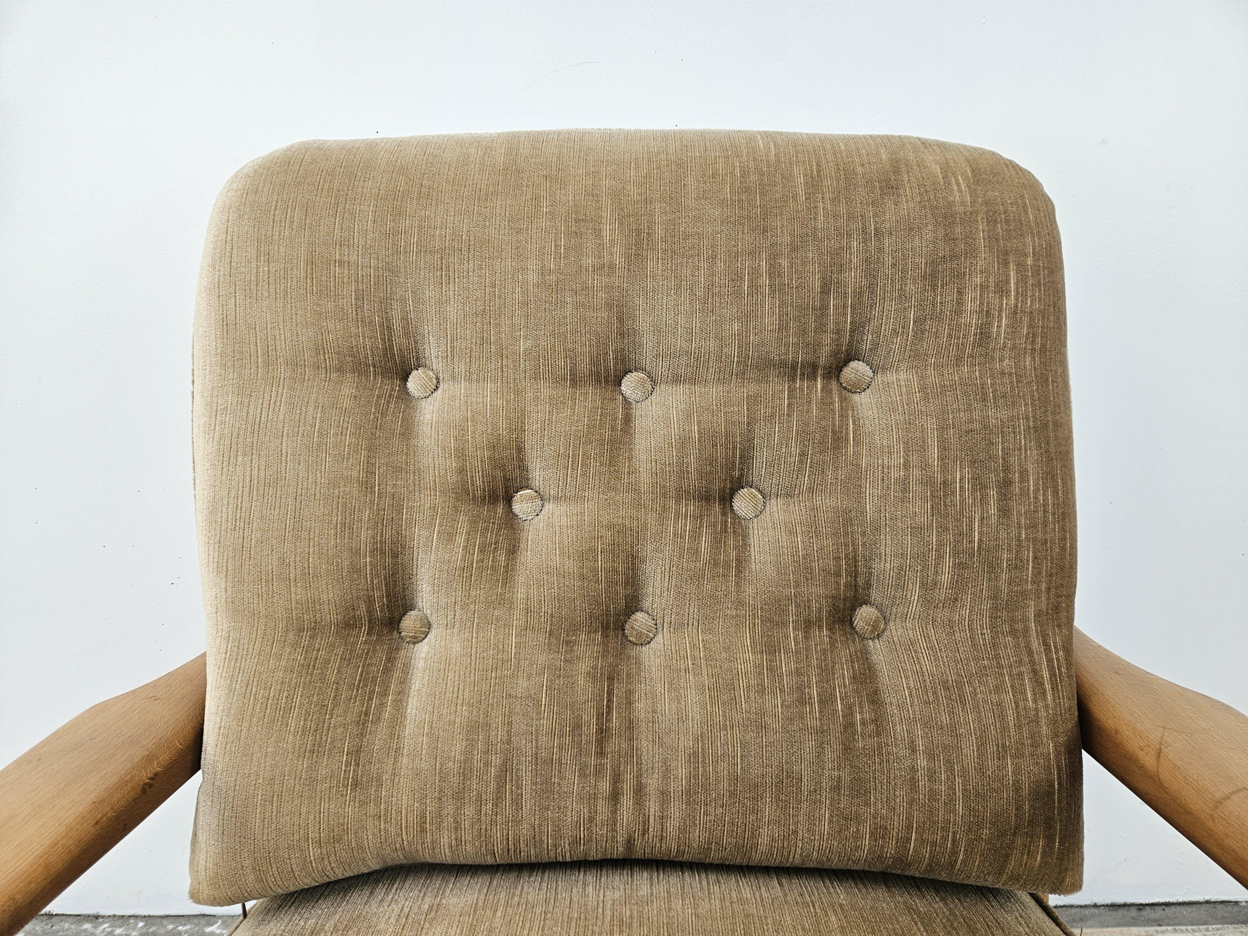 Late 20th Century Fauteuil de salon en hêtre des années 1970 en vente