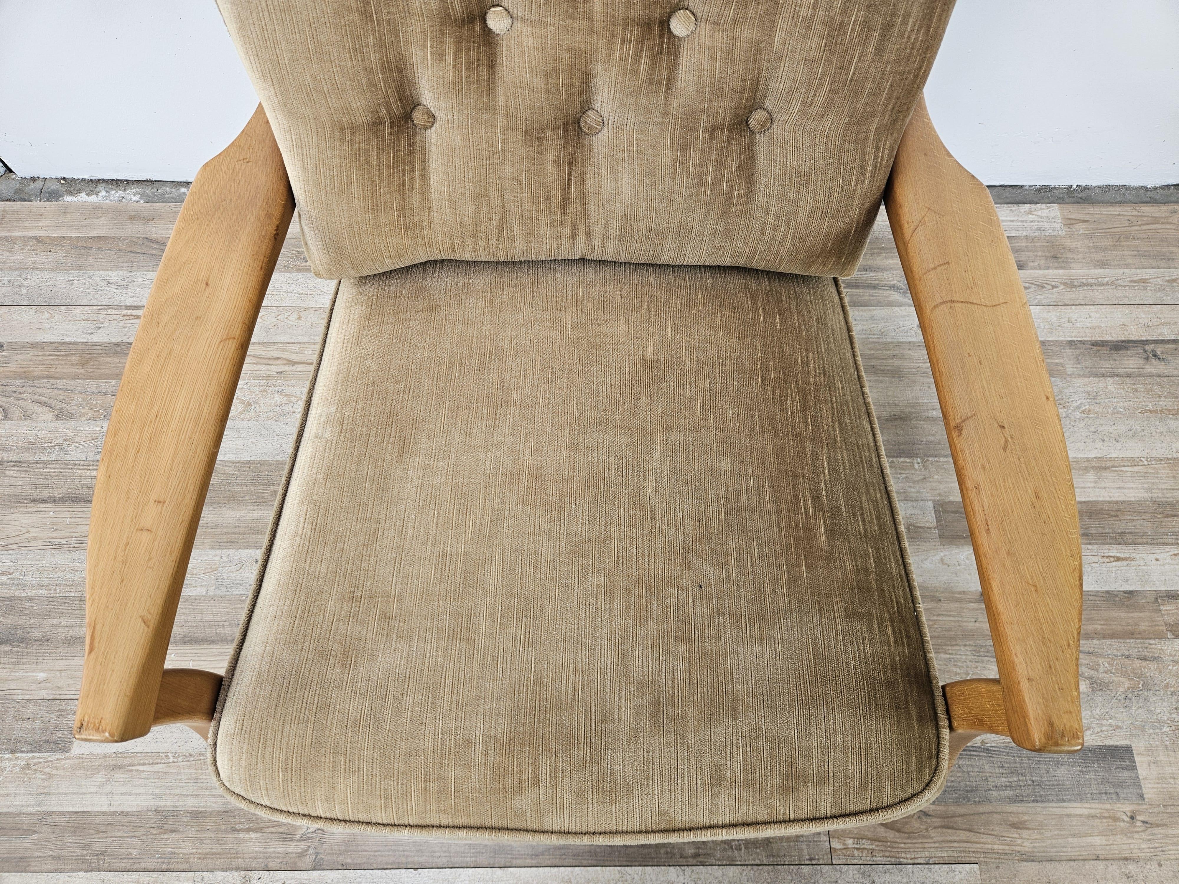 Tissu Fauteuil de salon en hêtre des années 1970 en vente