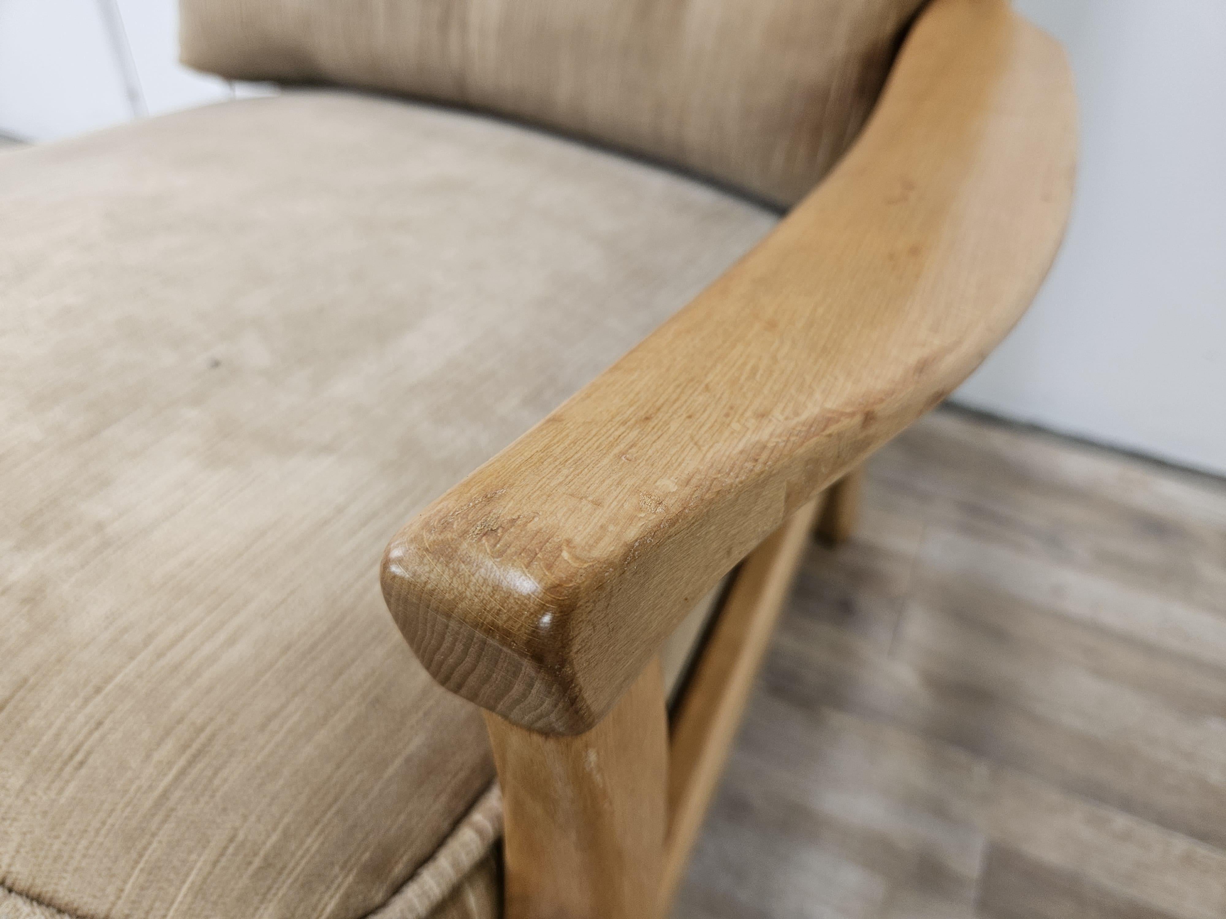 Fauteuil de salon en hêtre des années 1970 en vente 2