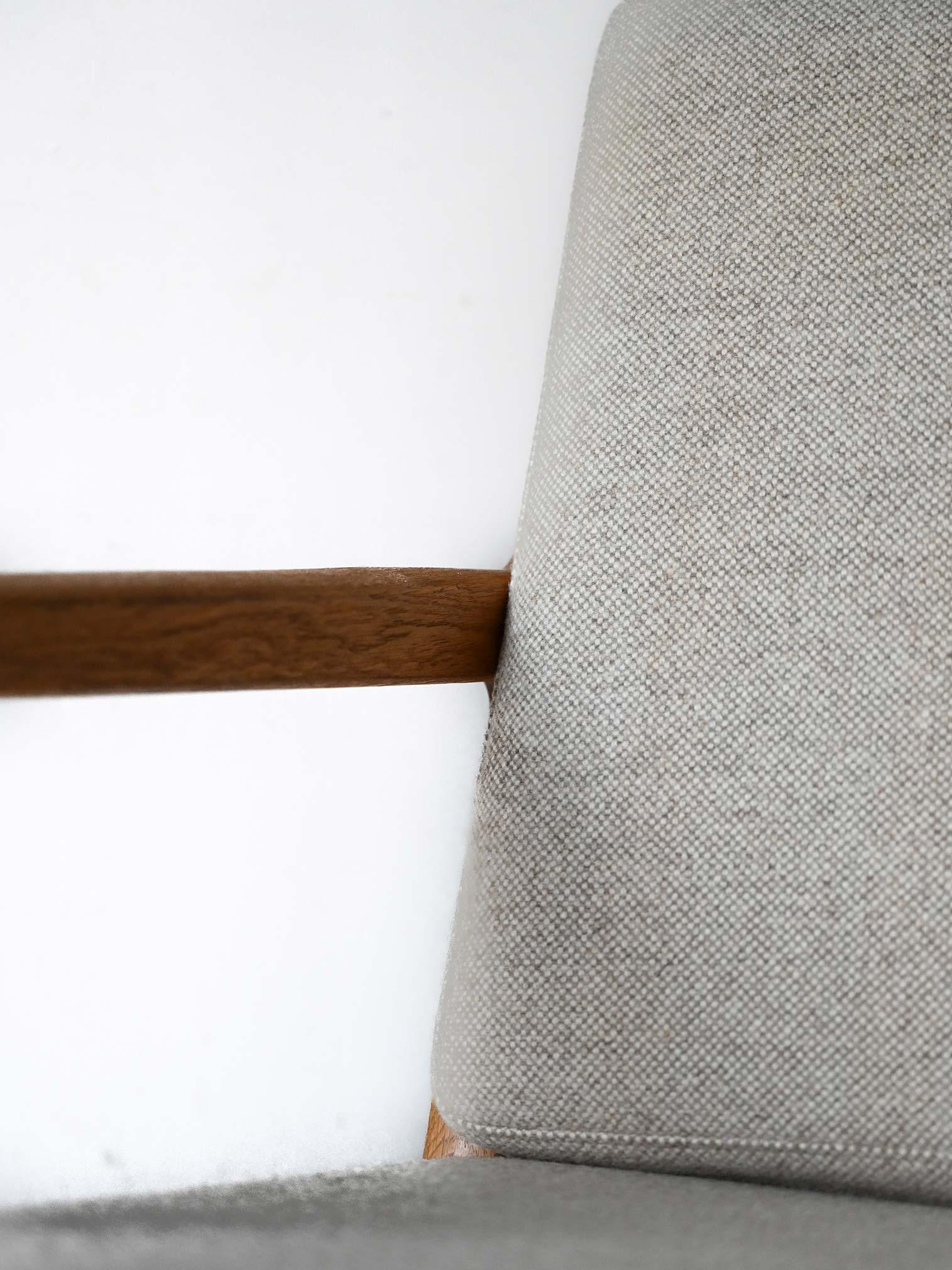 Mid-20th Century Hans Wegner GE265 vintage Danish armchair with fixed backrest For Sale