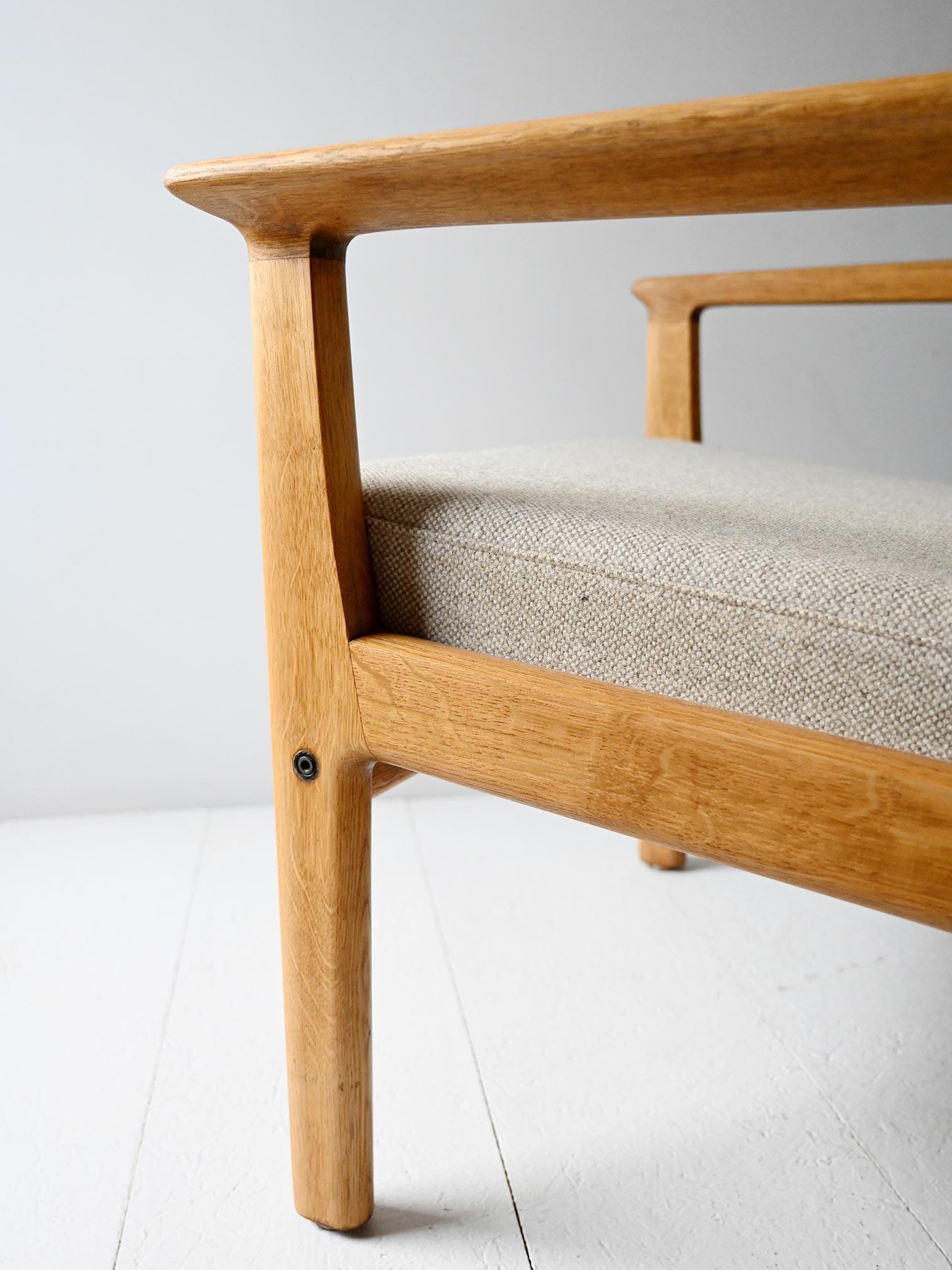 Fabric Hans Wegner GE265 vintage Danish armchair with fixed backrest For Sale