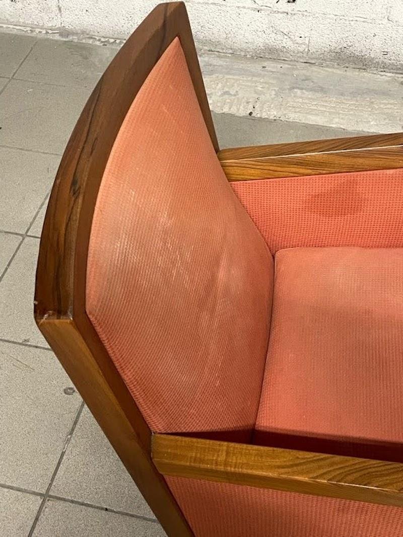 1940s deco sillón de nogal y tela Tela en venta