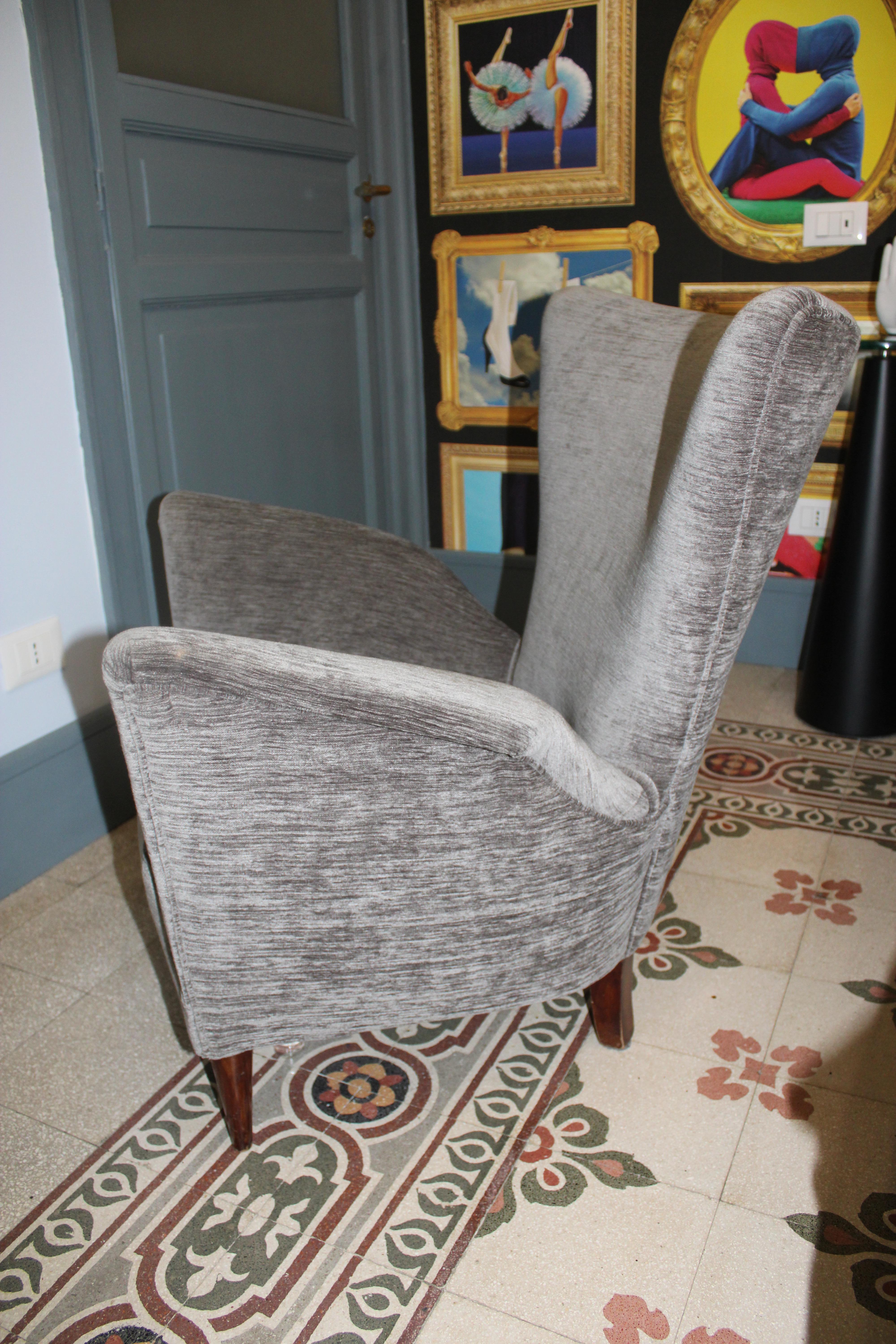 Fauteuil Design italien 1950s formes géométriques pieds en bois Style Gio Ponti en vente 3