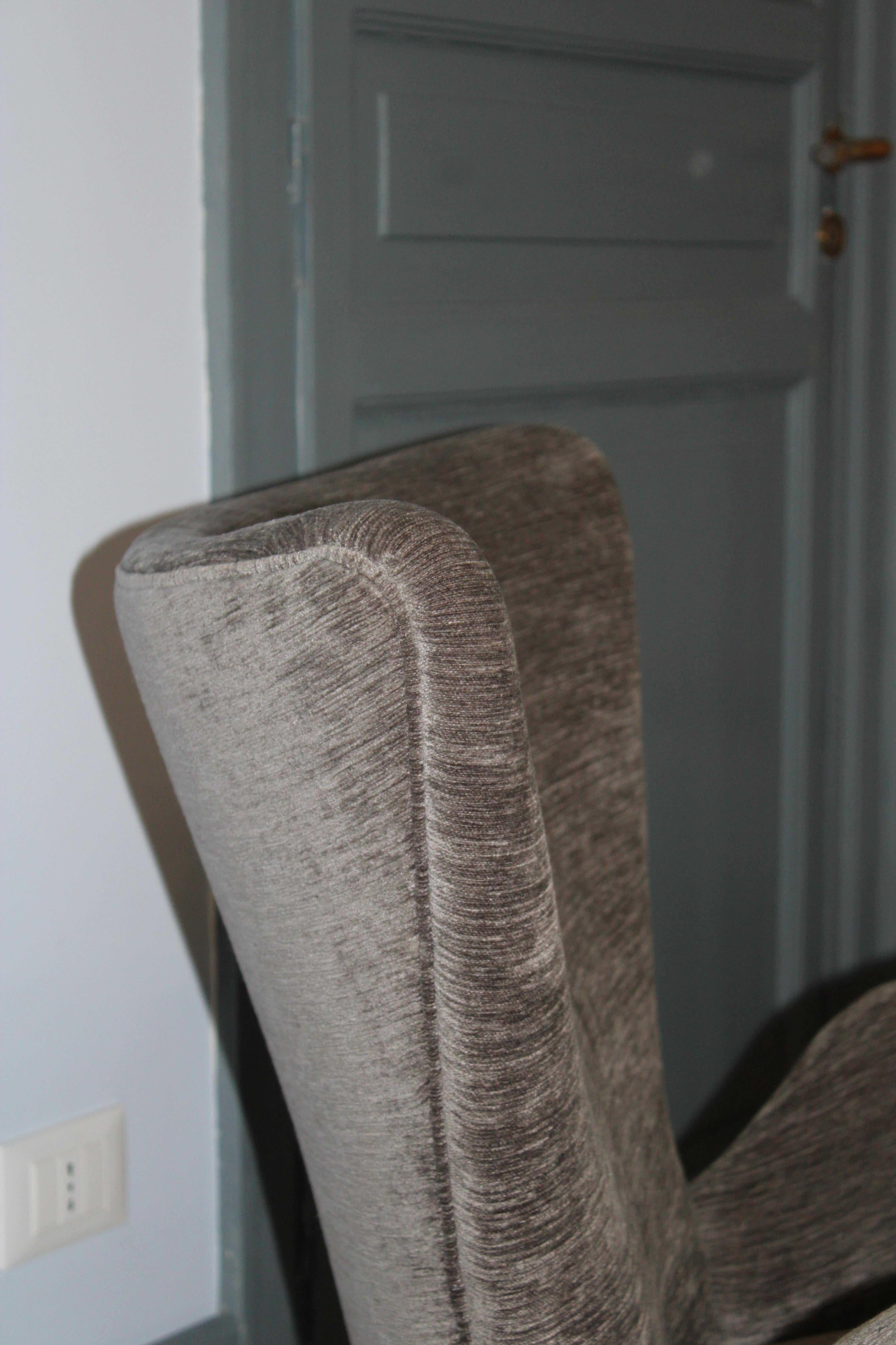 Fauteuil Design italien 1950s formes géométriques pieds en bois Style Gio Ponti Bon état - En vente à Palermo, Sicily