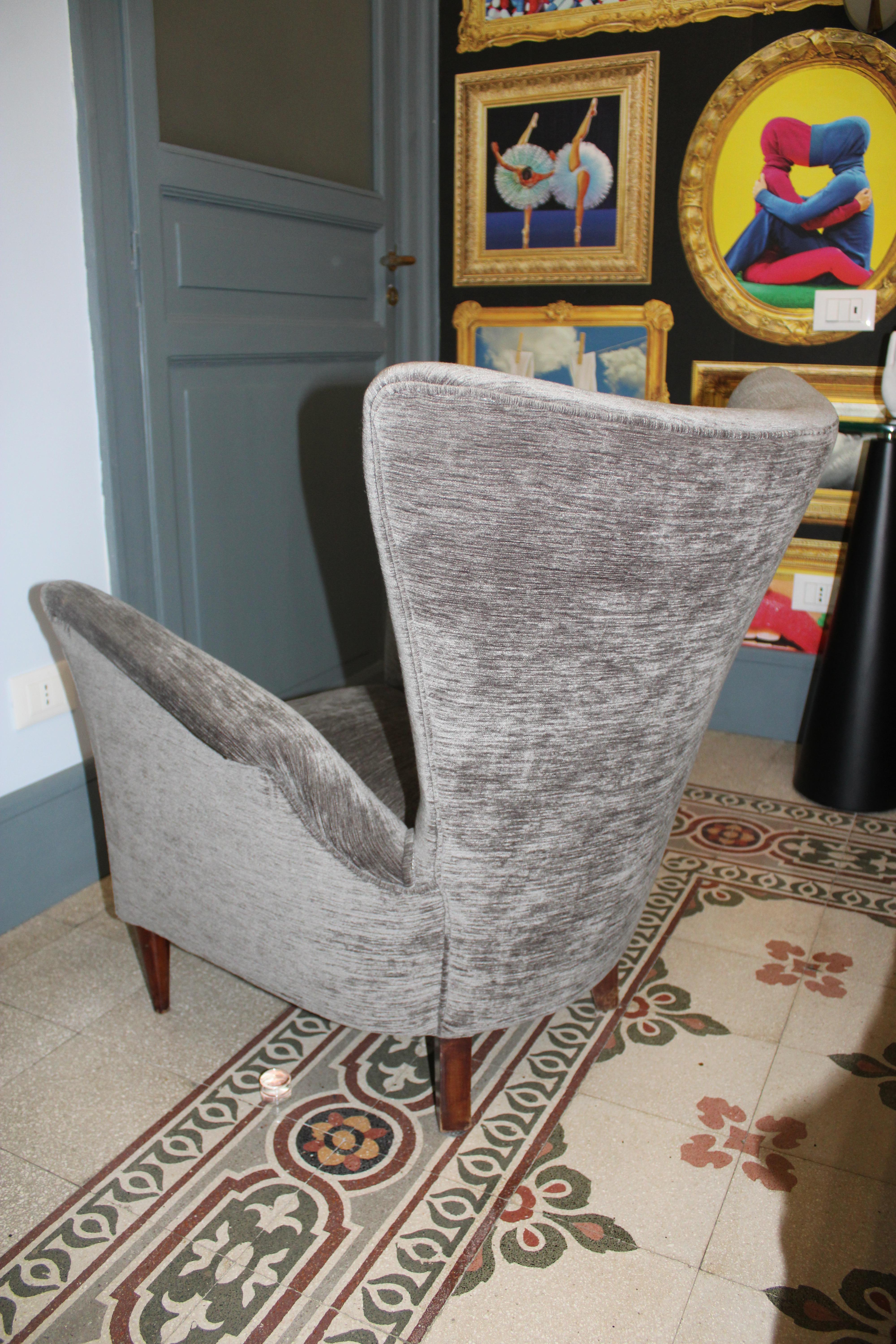 Fauteuil Design italien 1950s formes géométriques pieds en bois Style Gio Ponti en vente 2